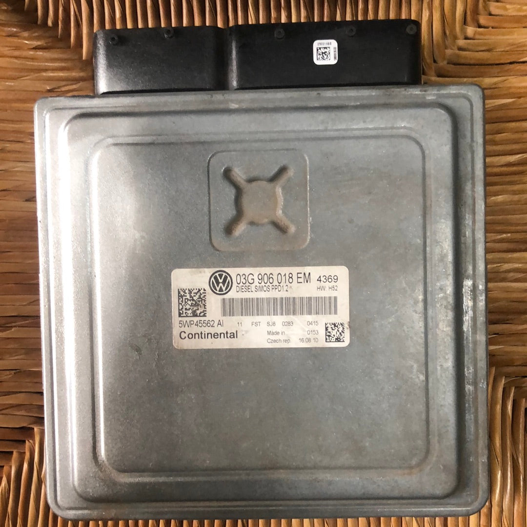Ecu PASSAT 2.0 03G906018 EM 5WP45562AE SIEMENS VDO SIMOS PPD1.2