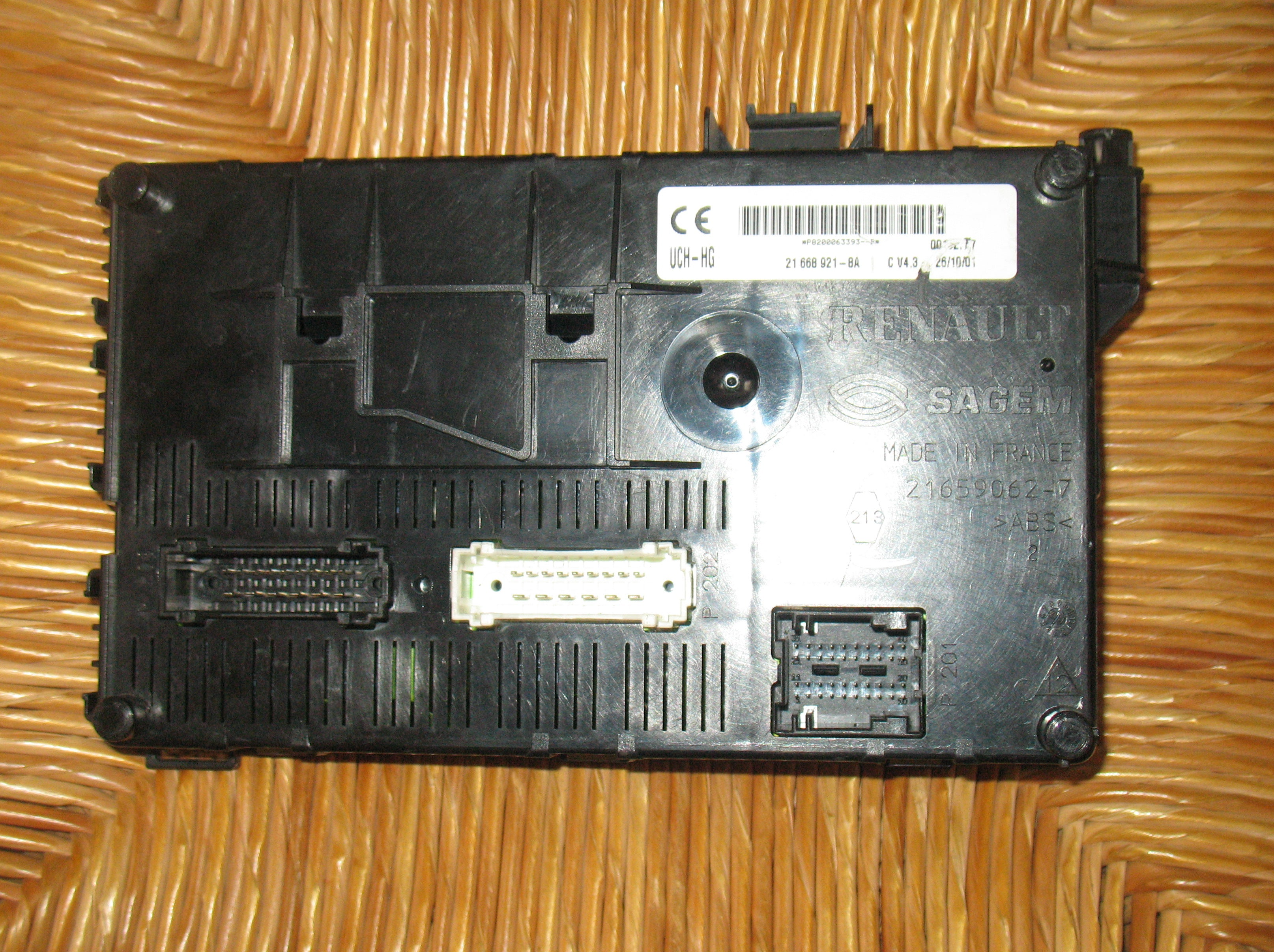 Renault Clio 2 UCH-HG  UCH HG P8200063393 21668921-ba sagem