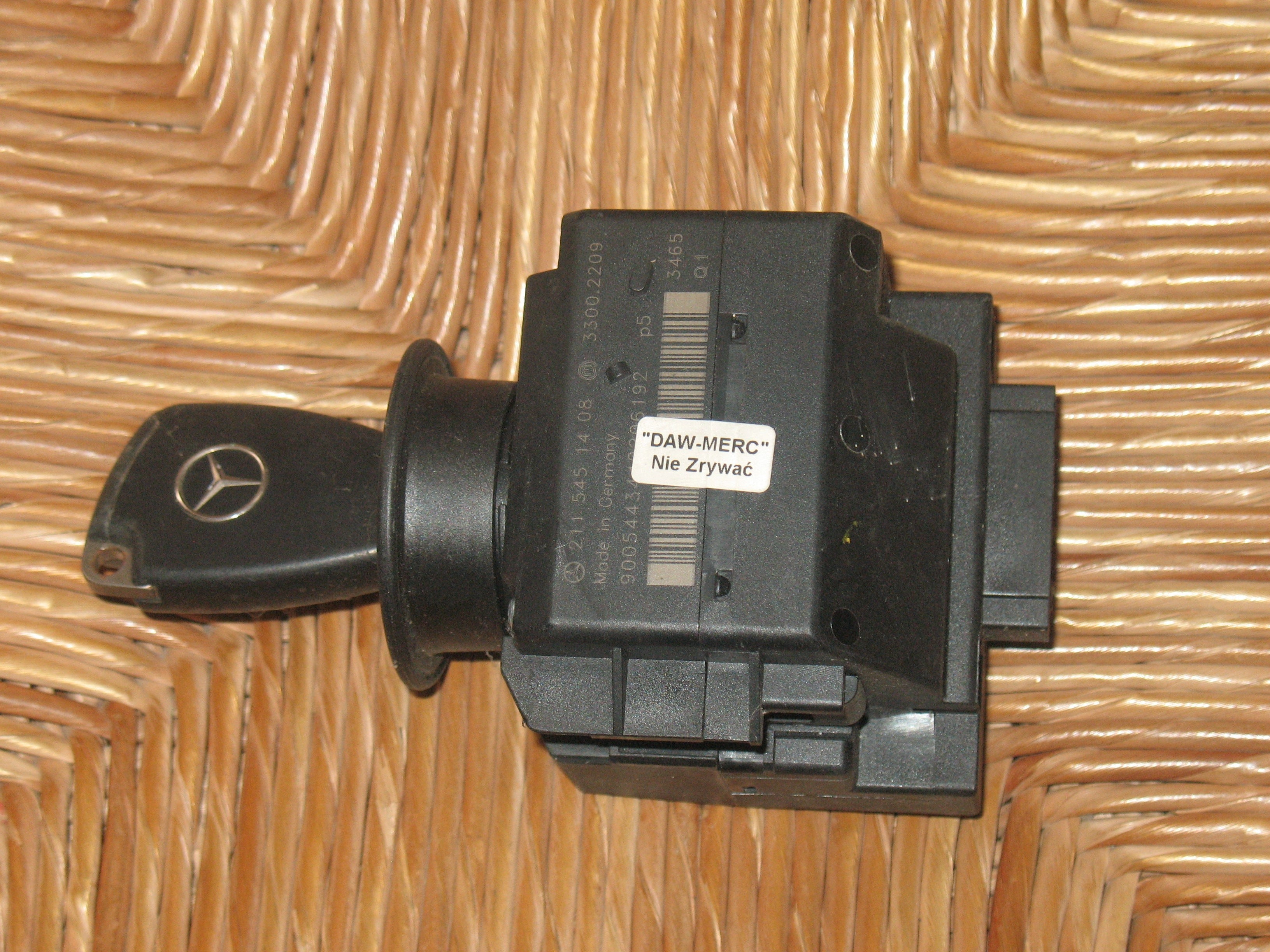 MERCEDES BENZ W211 E320cdi Ignition Switch With Key 2115451408