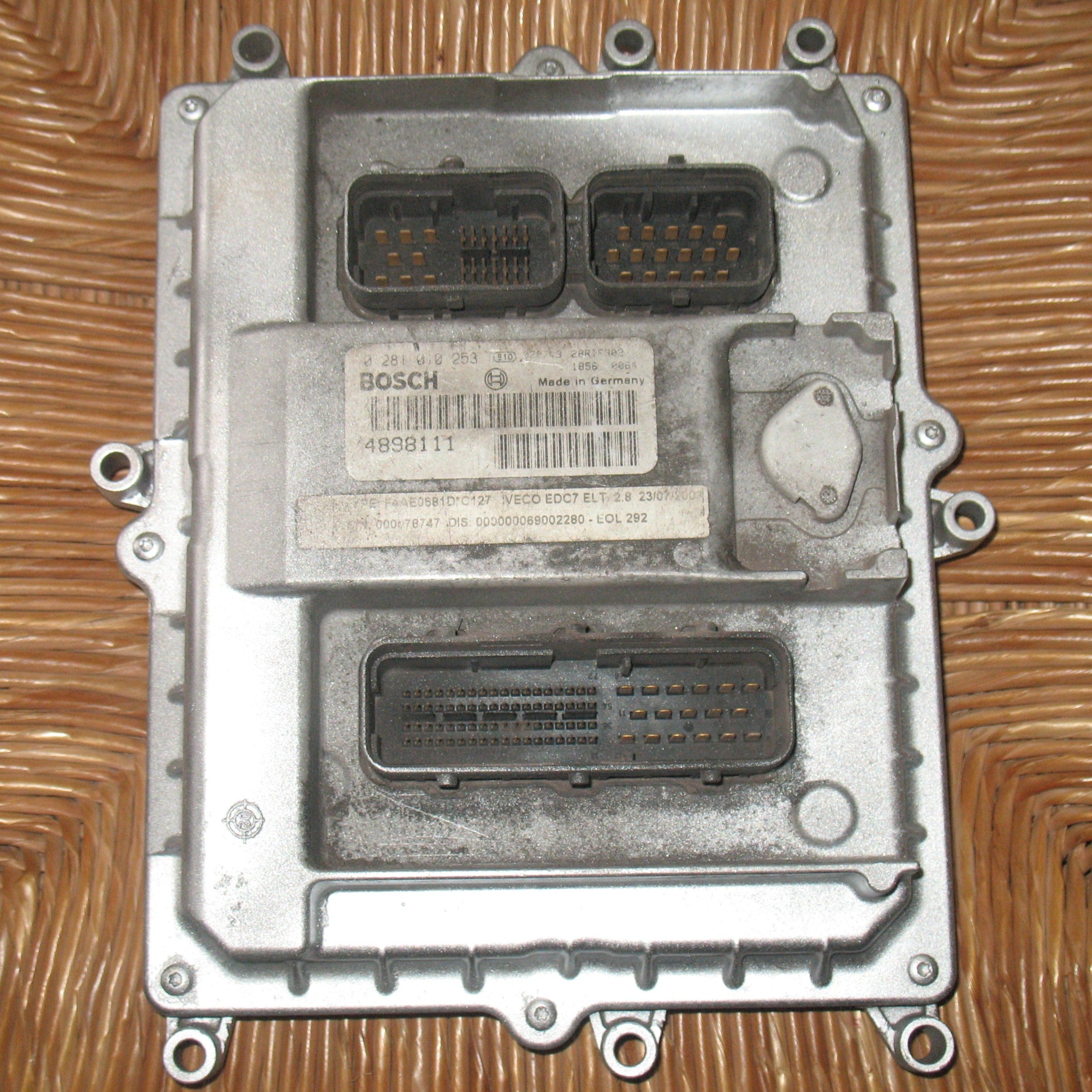 Centralina motore BOSCH ECU tipo 0281010253 4898111 per IVECO EUROCARGO Tector EDC7C142