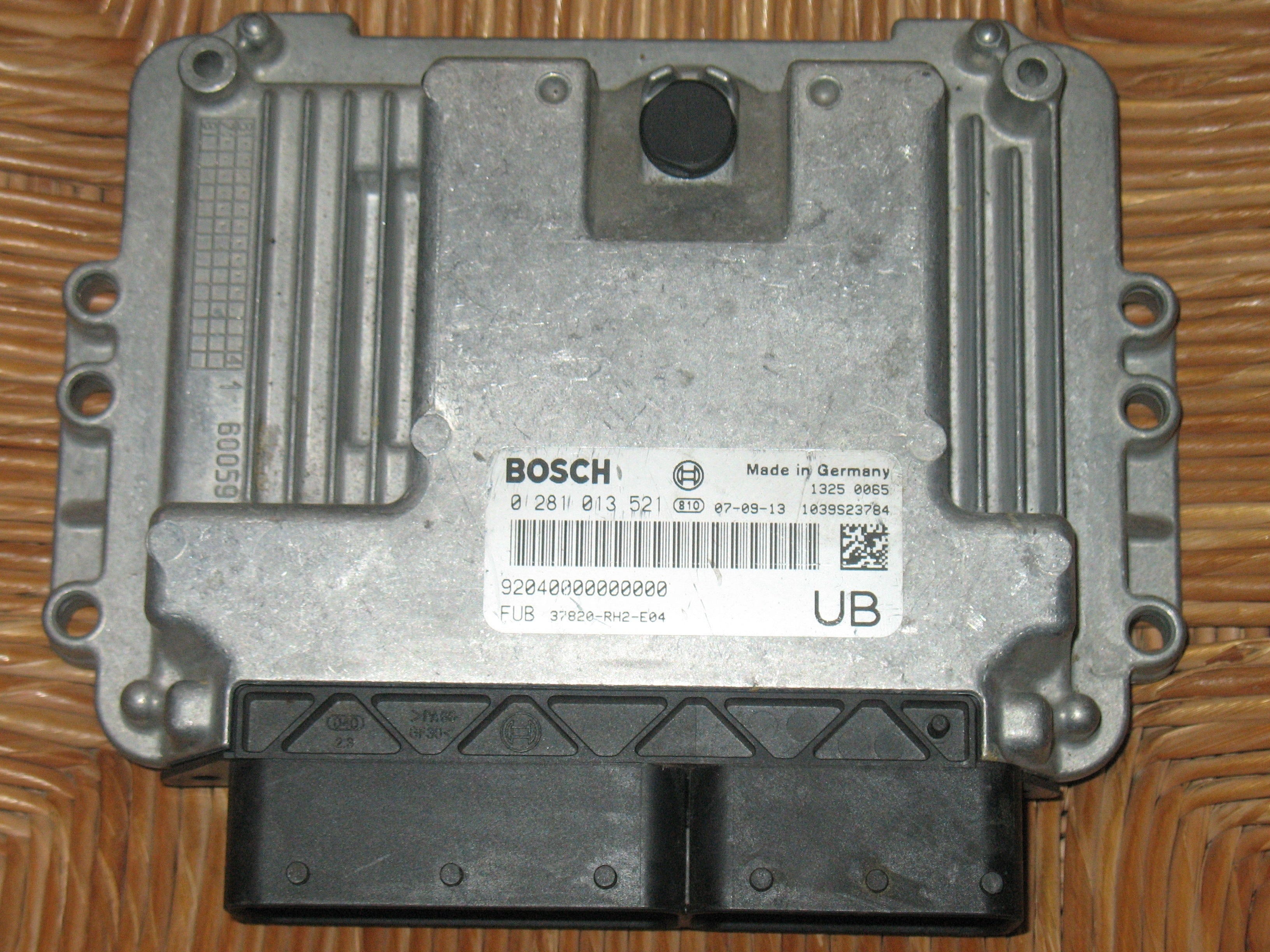 ECU centralina NR206 HONDA 37820-RH2-E04 0281013521 EDC16C7-10.22