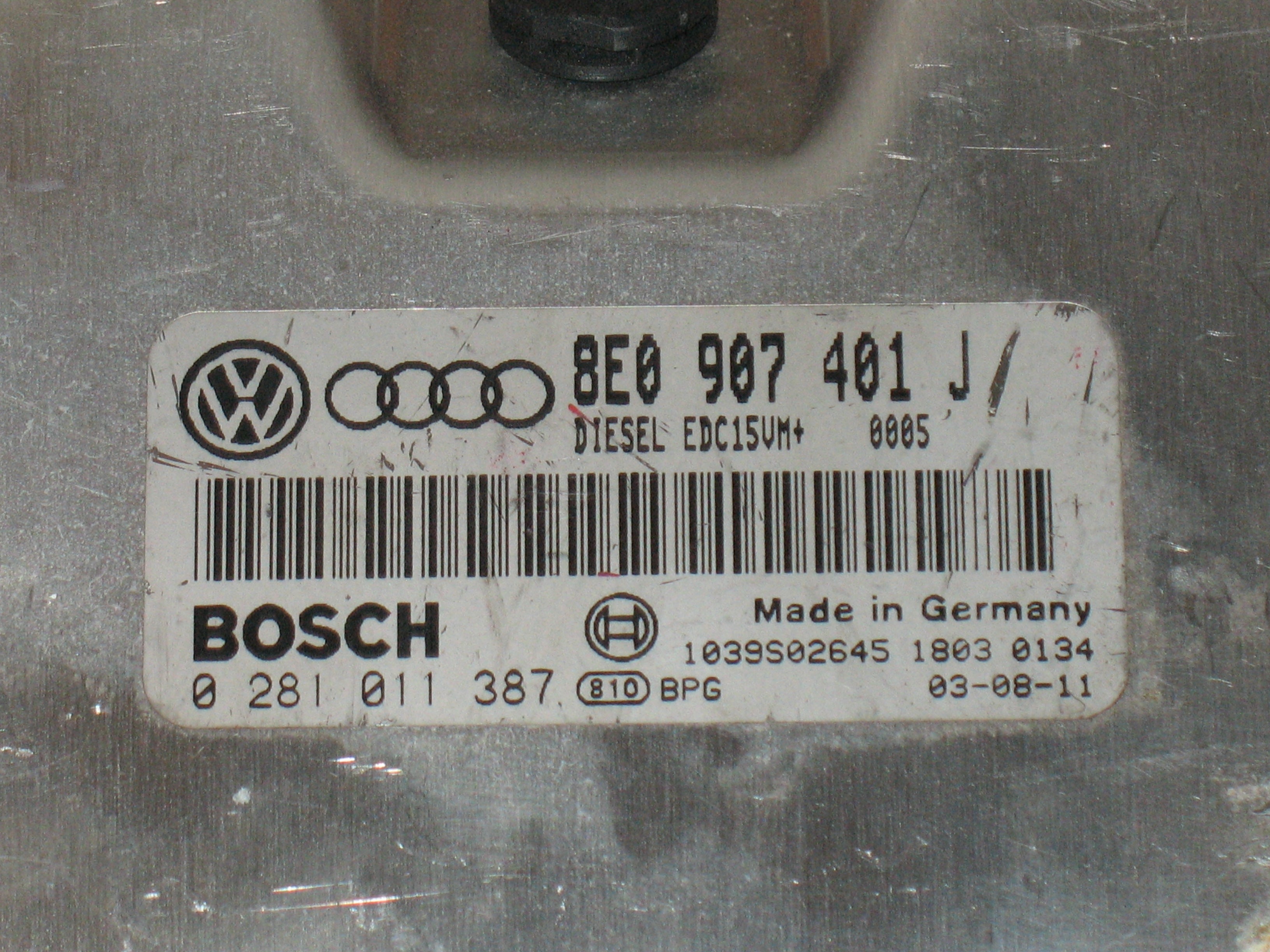 Centralina ECU BOSCH 0281011387 AUDI A4 8E 2.5 V6 TDI 8E0907401J Diesel