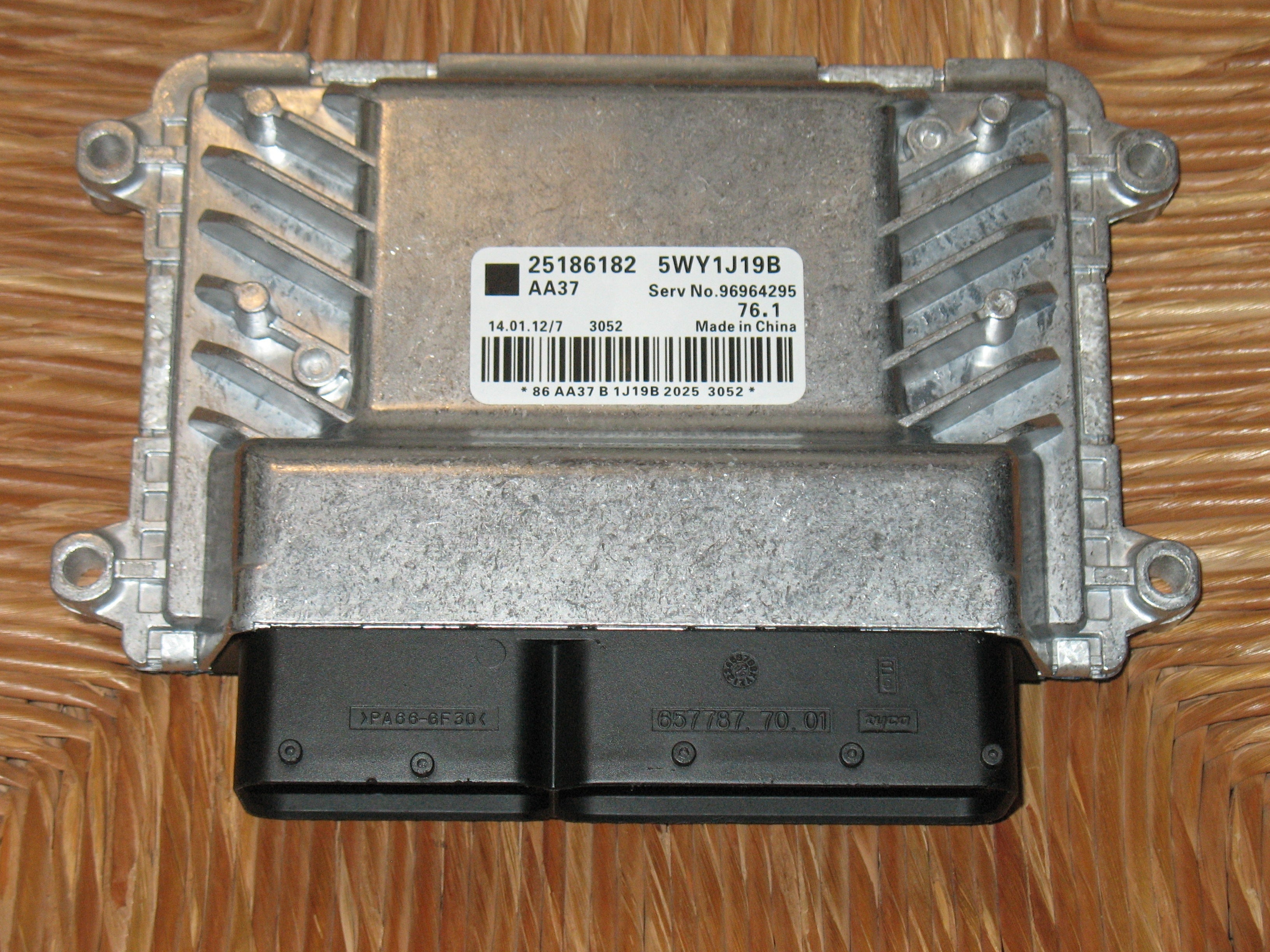ECU CHEVROLET CRUZE GM 25186182 5WY1J19B 96964295 AA37 76.1
