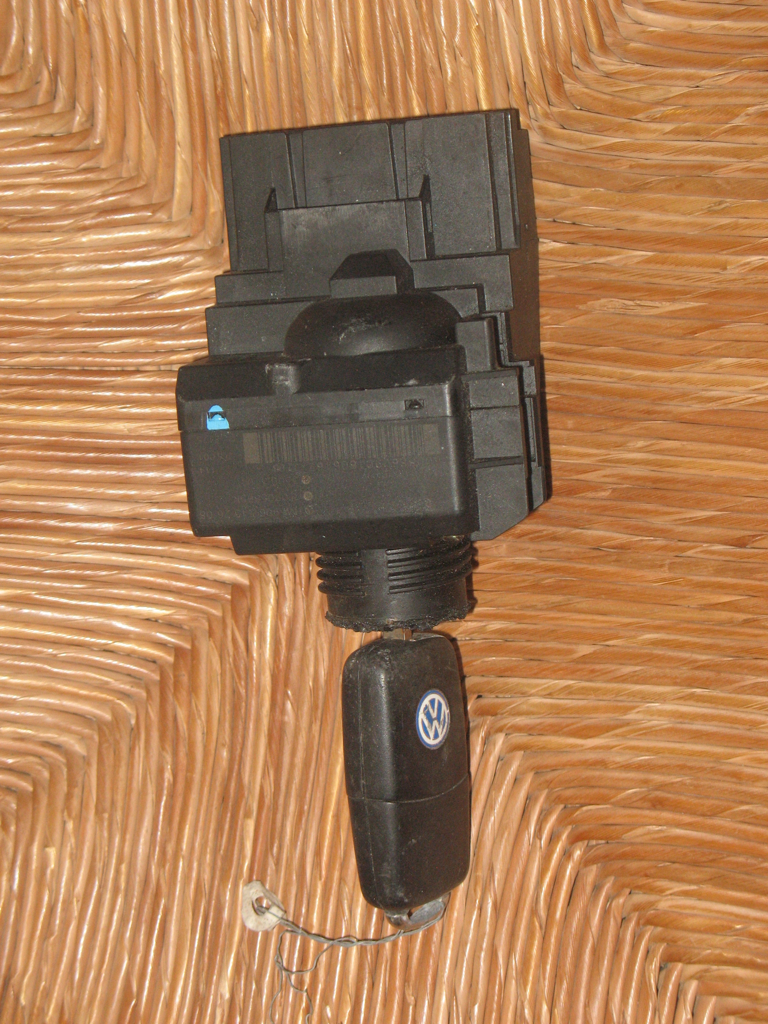 Bloccasterzo VW CRAFTER 30-35 Bus (2E_) 2.5 TDI. 9065452608 2E0905865K 9065452608