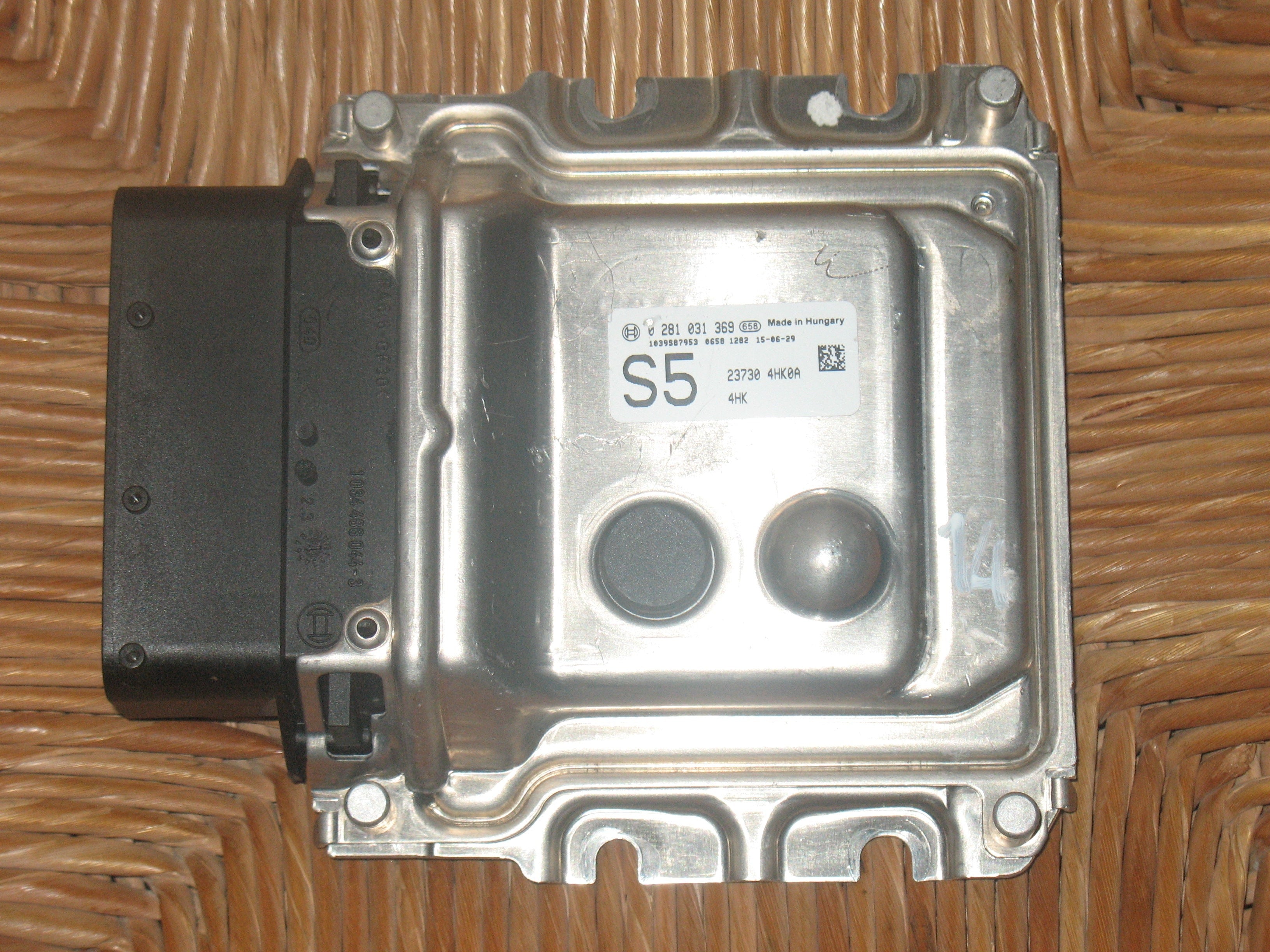 Ecu centralina motore OEM 0281031369 Infiniti Q50 (V37) Berlina 2.2 D (OM651.930) 237304HK0A