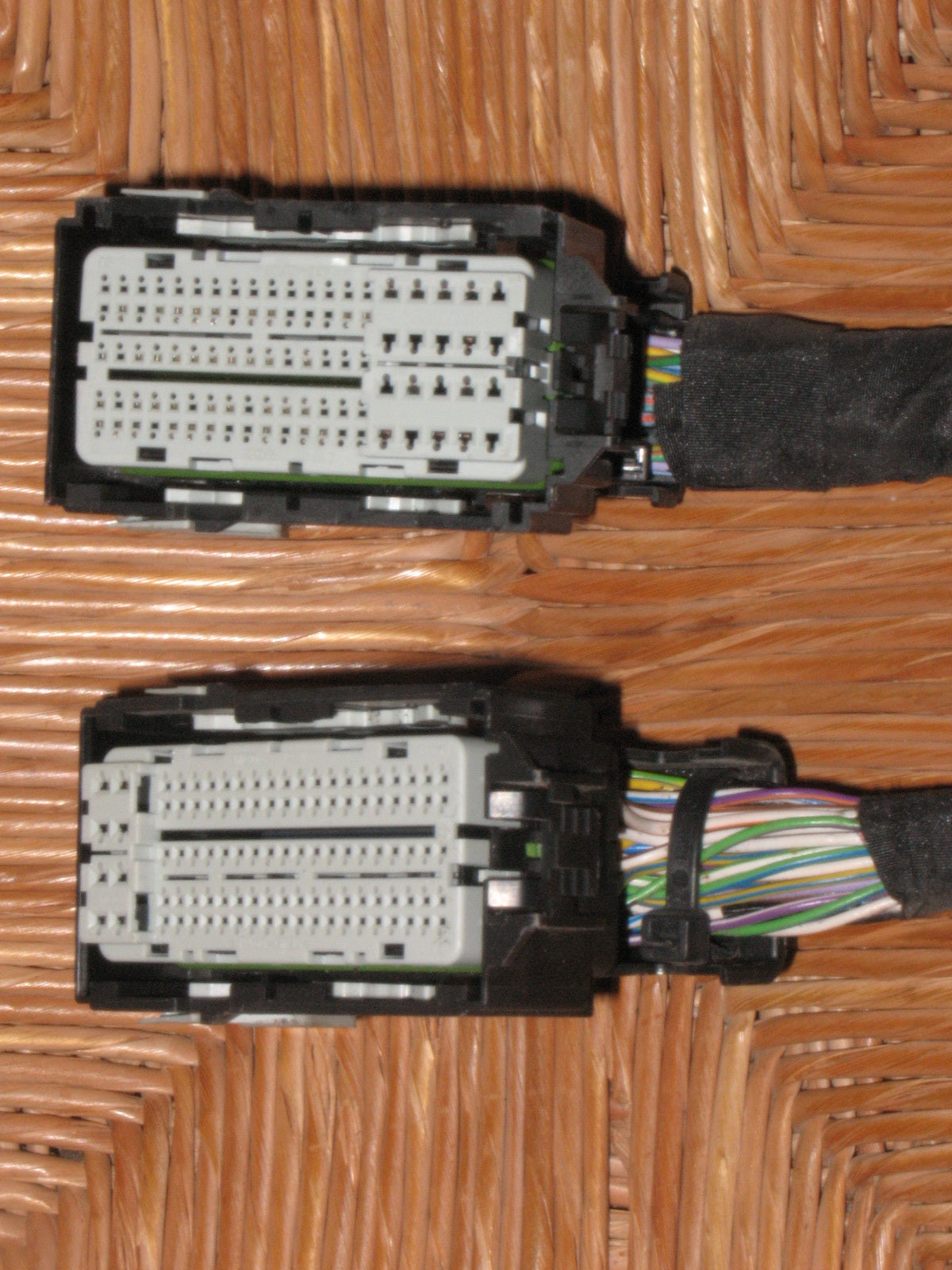 Spinotti - connettori CU5T-14A464-GD-014 / CU5T-14A464-ED-157 FOMOCO