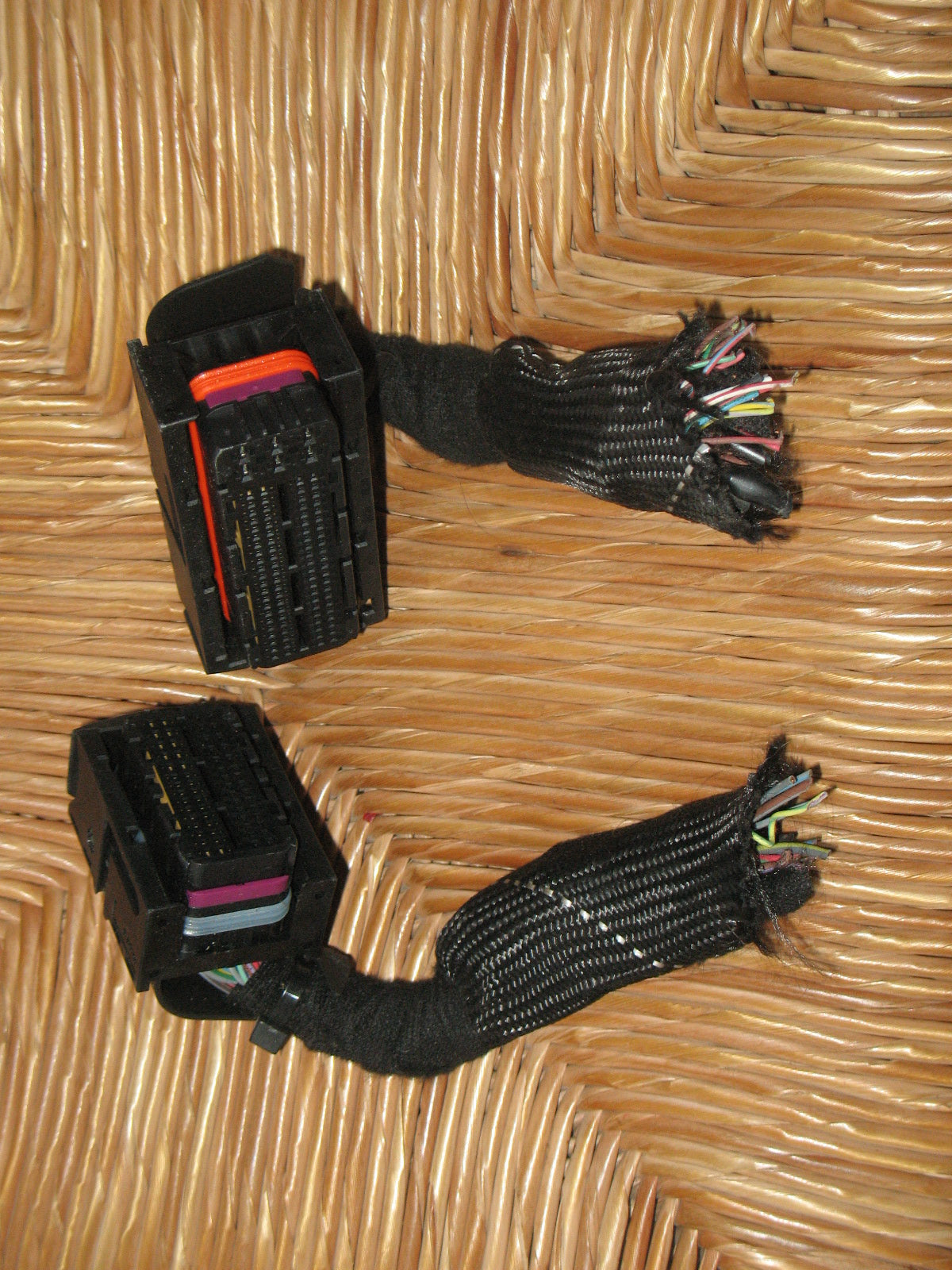 4E0906385 4E0906379 Volkswagen Audi Seat Skoda Connettore Unità Computer Filo Presa
