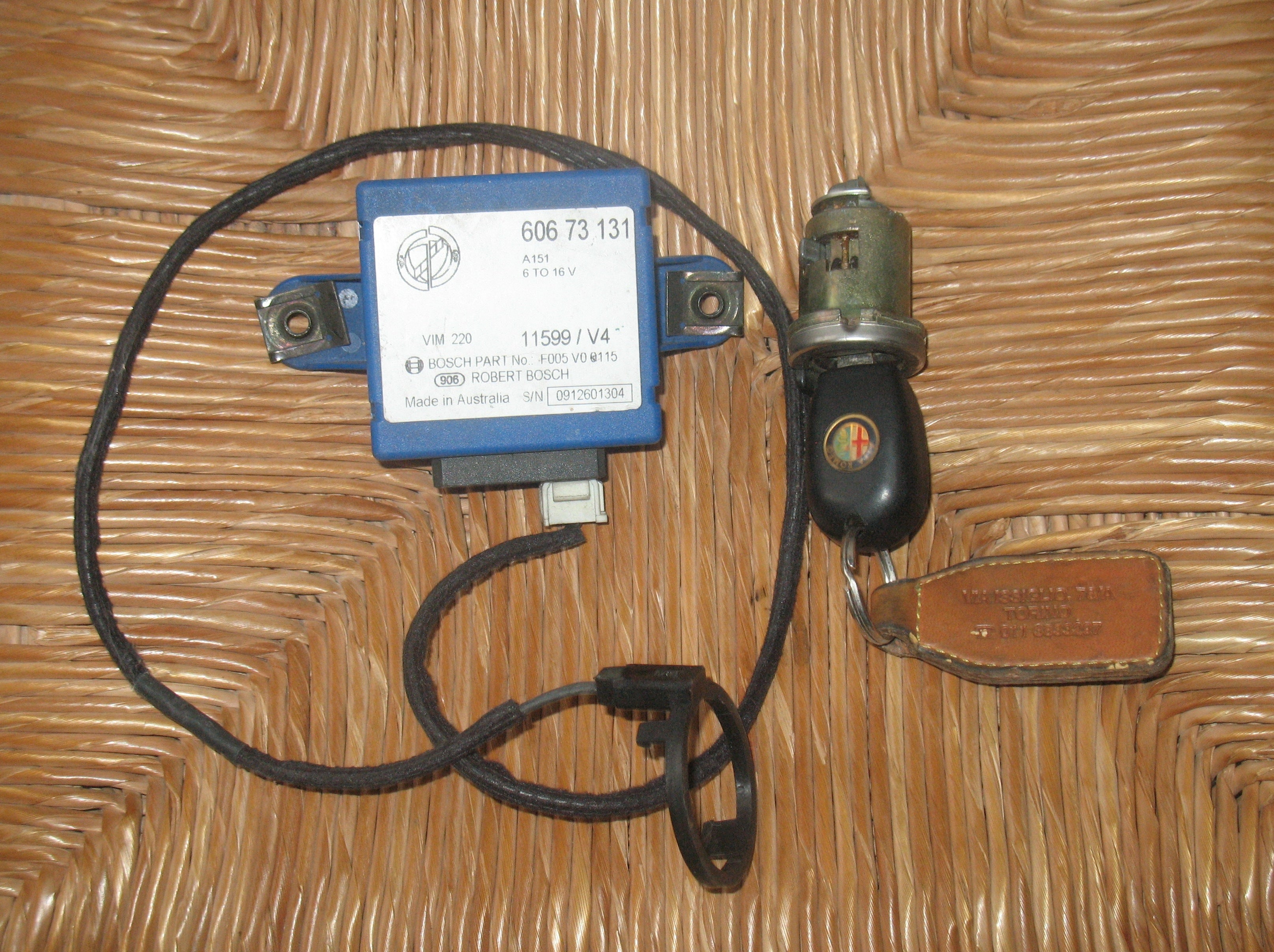 Centralina Code Alfa Romeo 156 cc 2.4 JTD BOSCH 60673131 F005 V0 0115 con blocchetto chiave