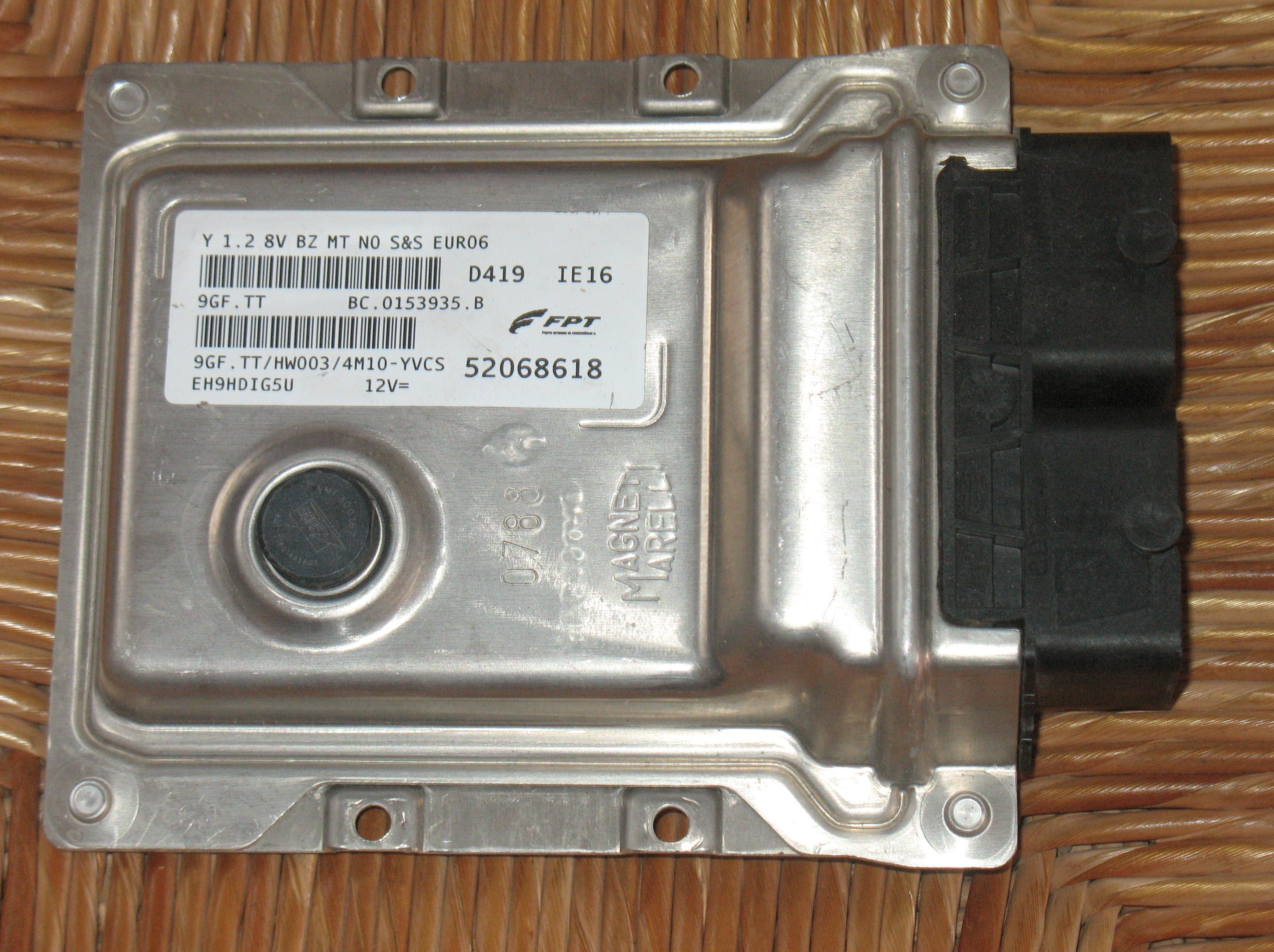 Centralina motore Marelli Y 1.2 8V BZ euro6 cod. 9GF.TT 52068618 EDC15C7