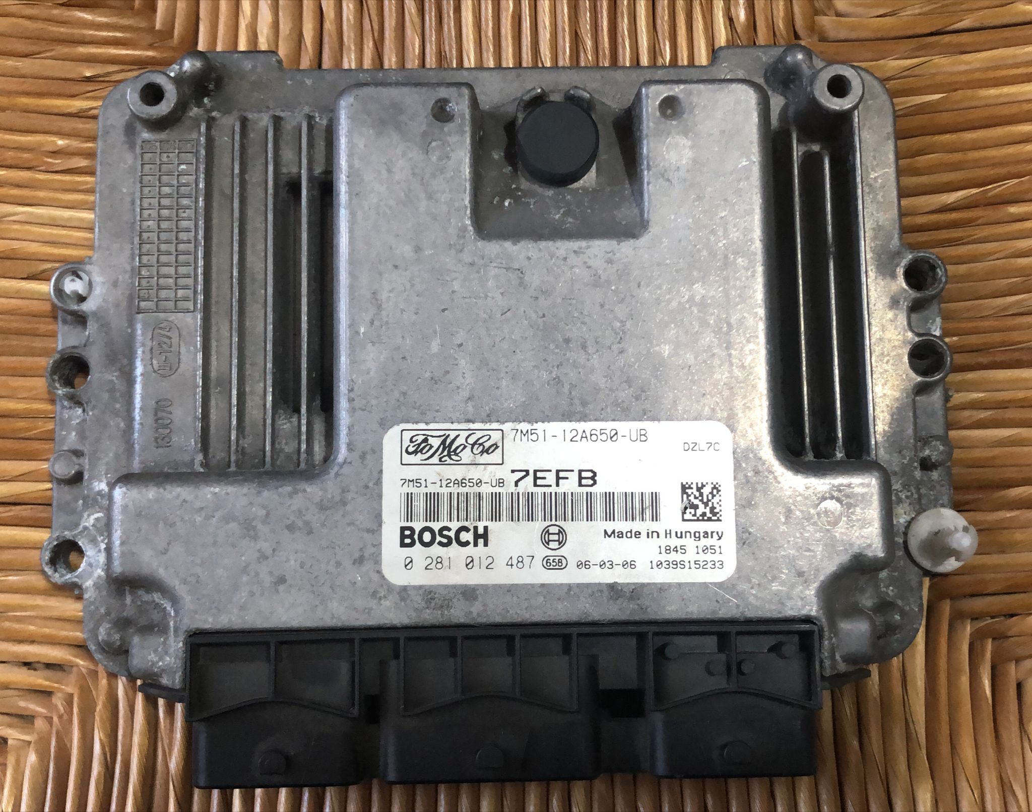 ECU CENTRALINA MOTORE FORD FOCUS 1.6 TDCI BOSCH 0281012487 FoMoCo 7M51-12A650-UB 7EFB