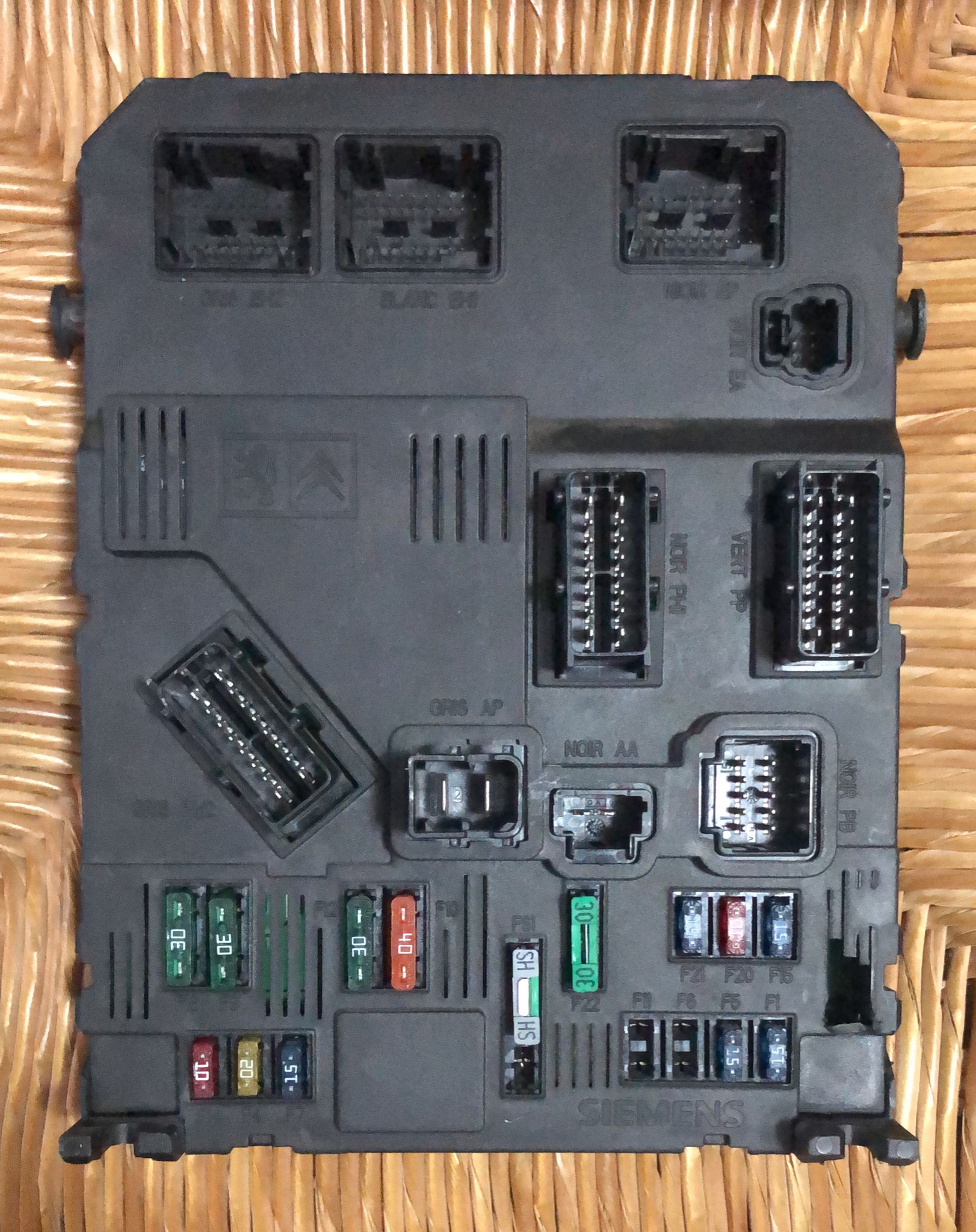 BODY BSI E01-00 S118085320C 9652474680 PSA Siemens