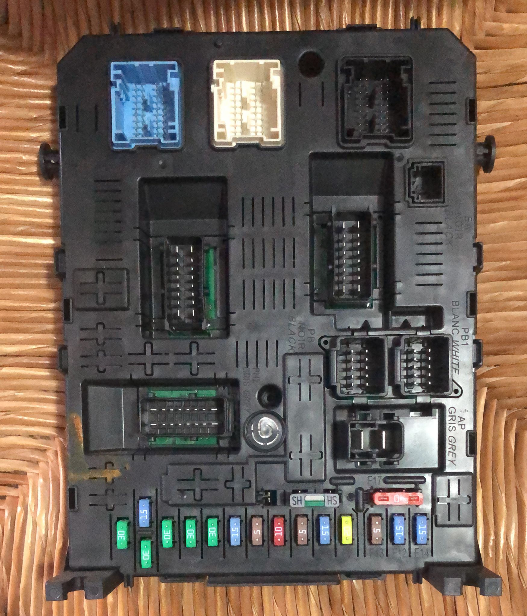 CENTRALINA PORTA FUSIBILI CITROEN C4 Picasso Mk1 967847688001 Benzina