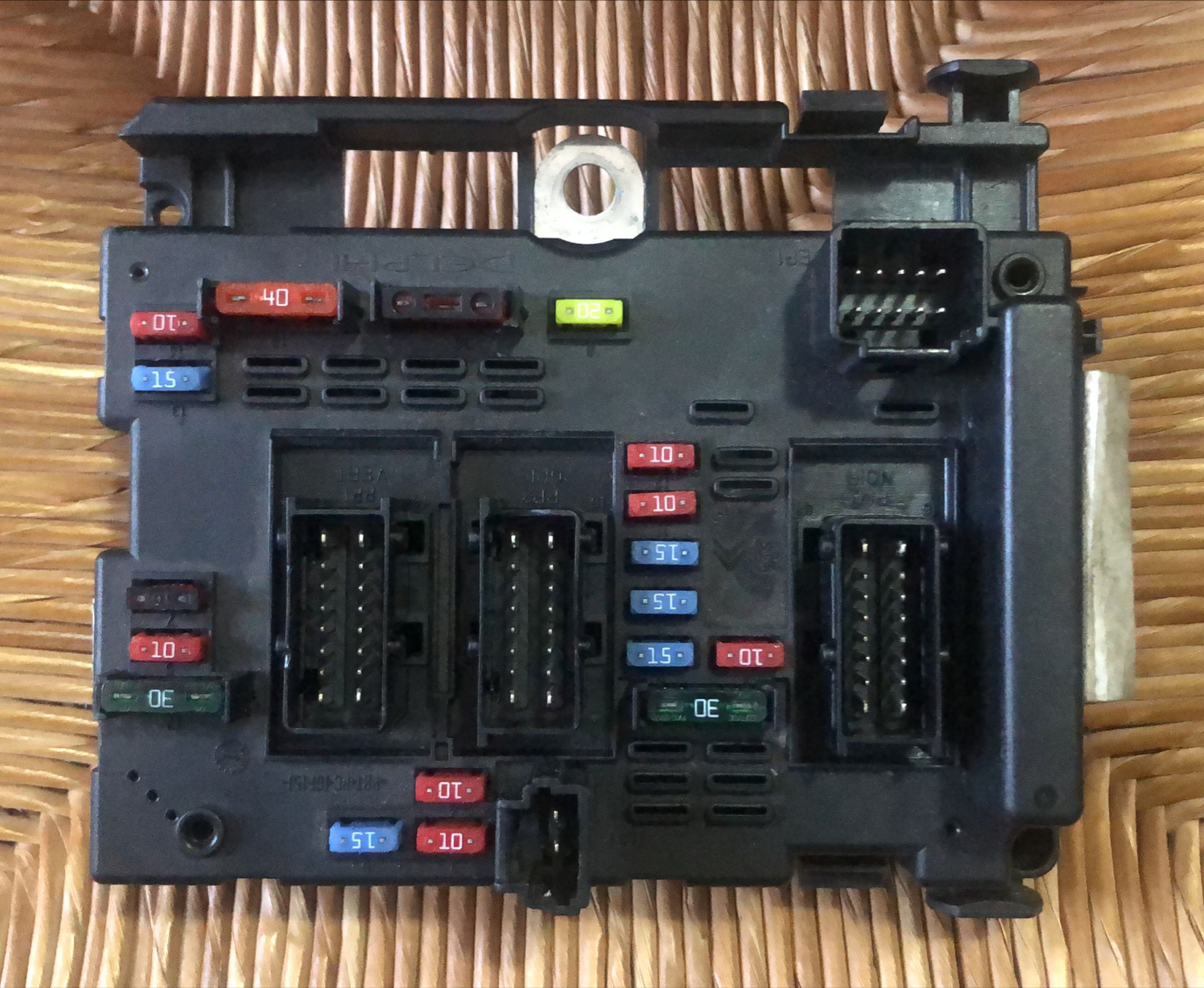 Centralina BSM Scatola Porta Fusibili Peugeot 307 B3 Peugeot Citroen 206 307 406 807 REF DELPHI 9657608780