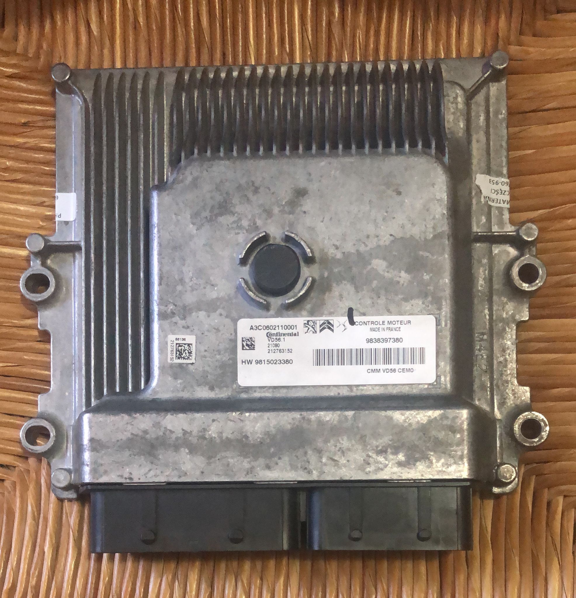 ECU centralina 9838397380 A3C0602110001 9815023380 VD56.1 PEUGEOT 208