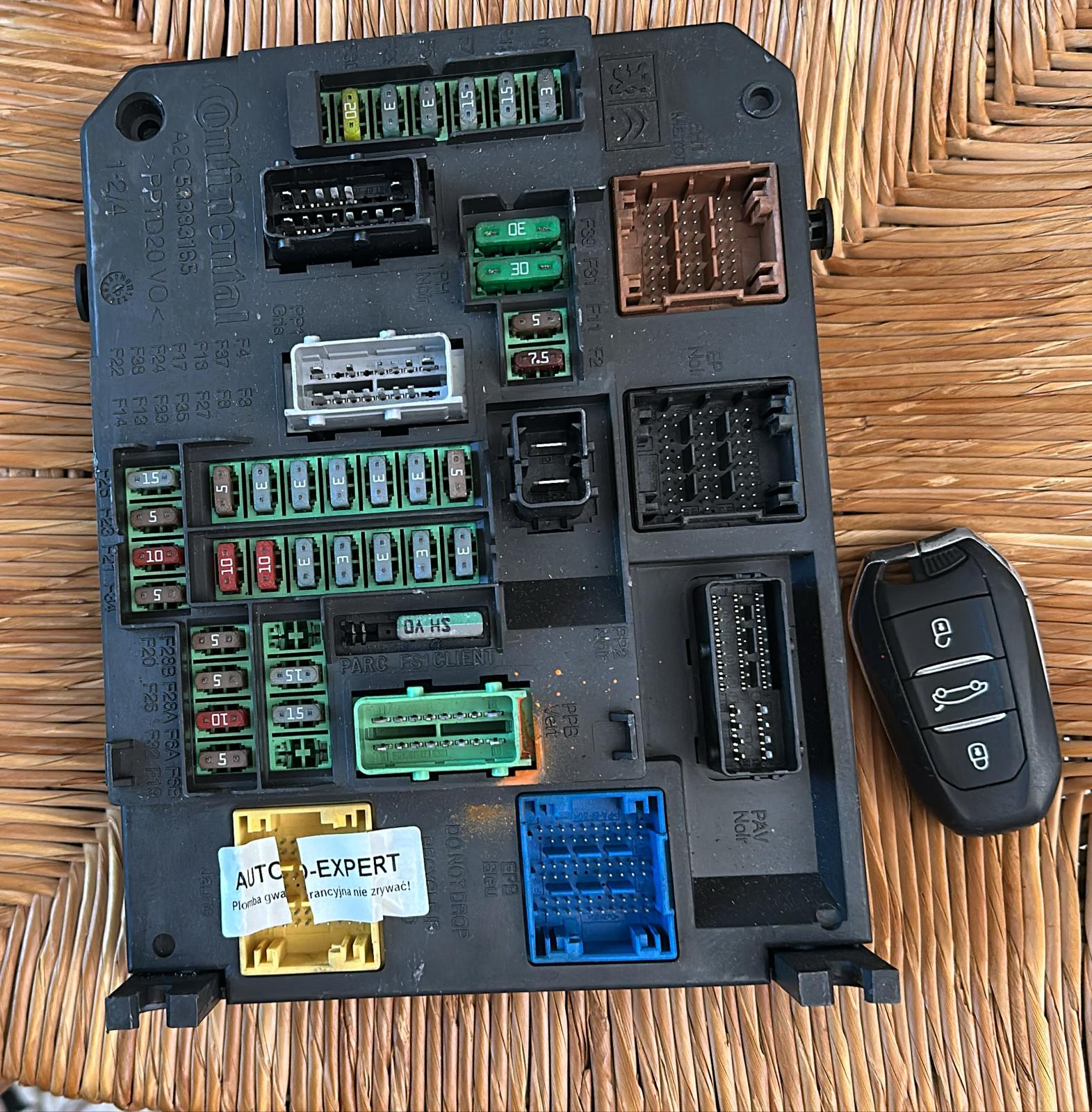 body Scatole Fusibili BSI-Q04-01 9806687980 01 A2C38848700 PSA BSIQ0401 CON CHIAVE