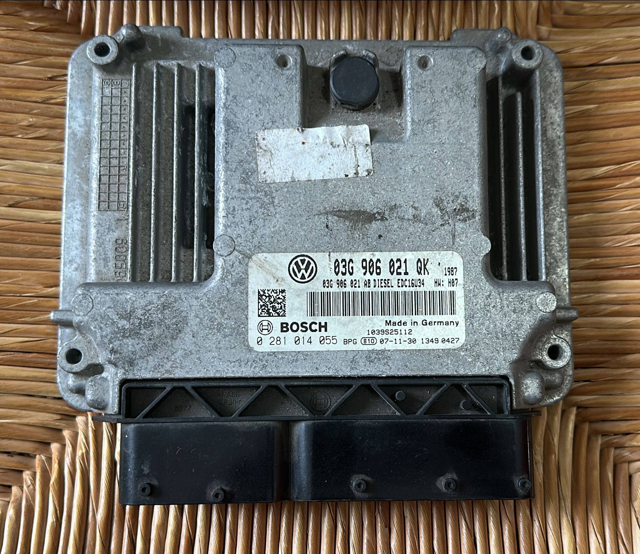 Centralina Motore ECU VOLKSWAGEN GOLF 2007 1896 Gasolio 0281014055 03G906021QK EDC16U34-3.42