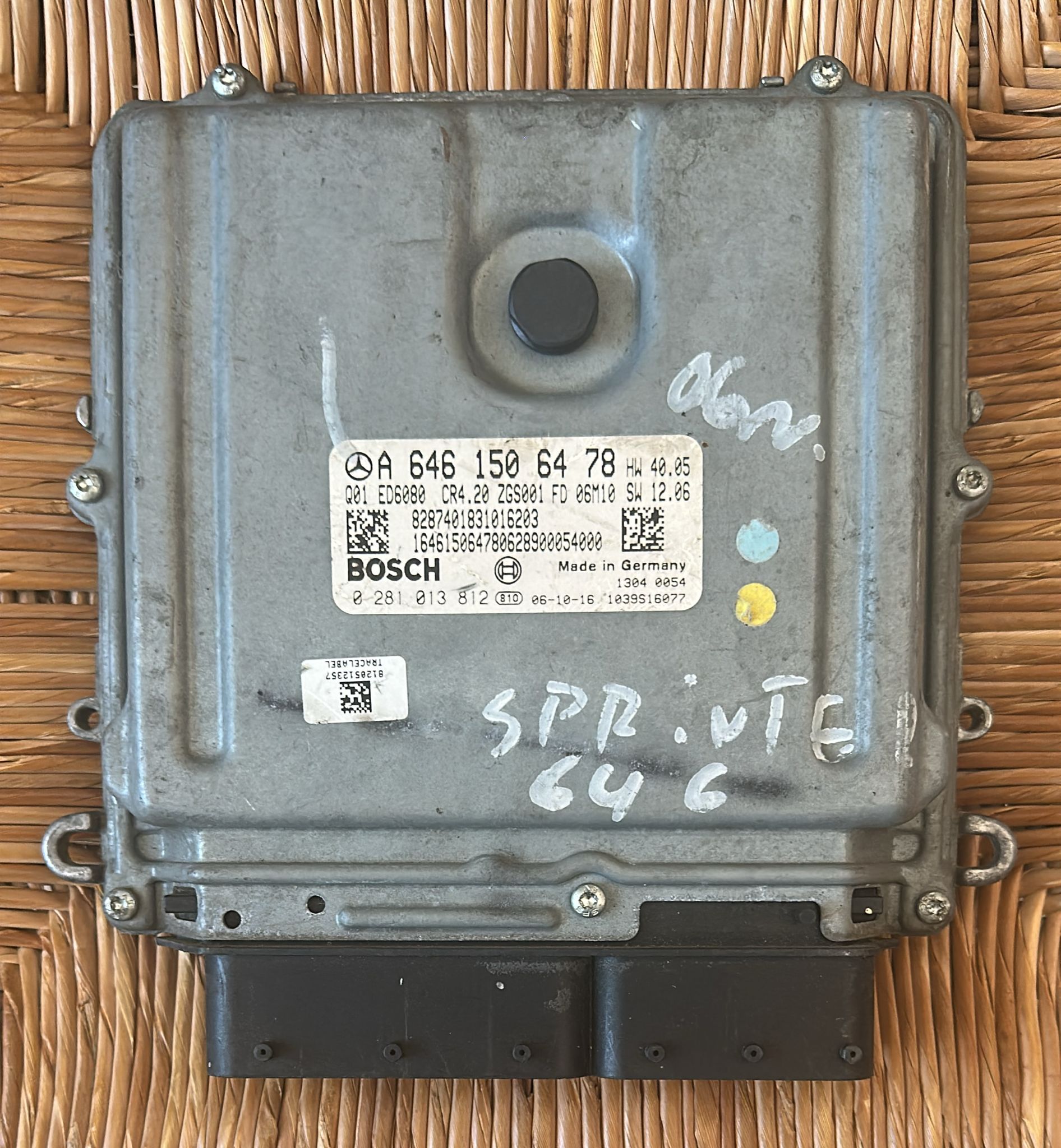 A6461506478 BOSCH 0281013812 CENTRALINA MOTORE MERCEDES-BENZ SPRINTER 906 213CDI