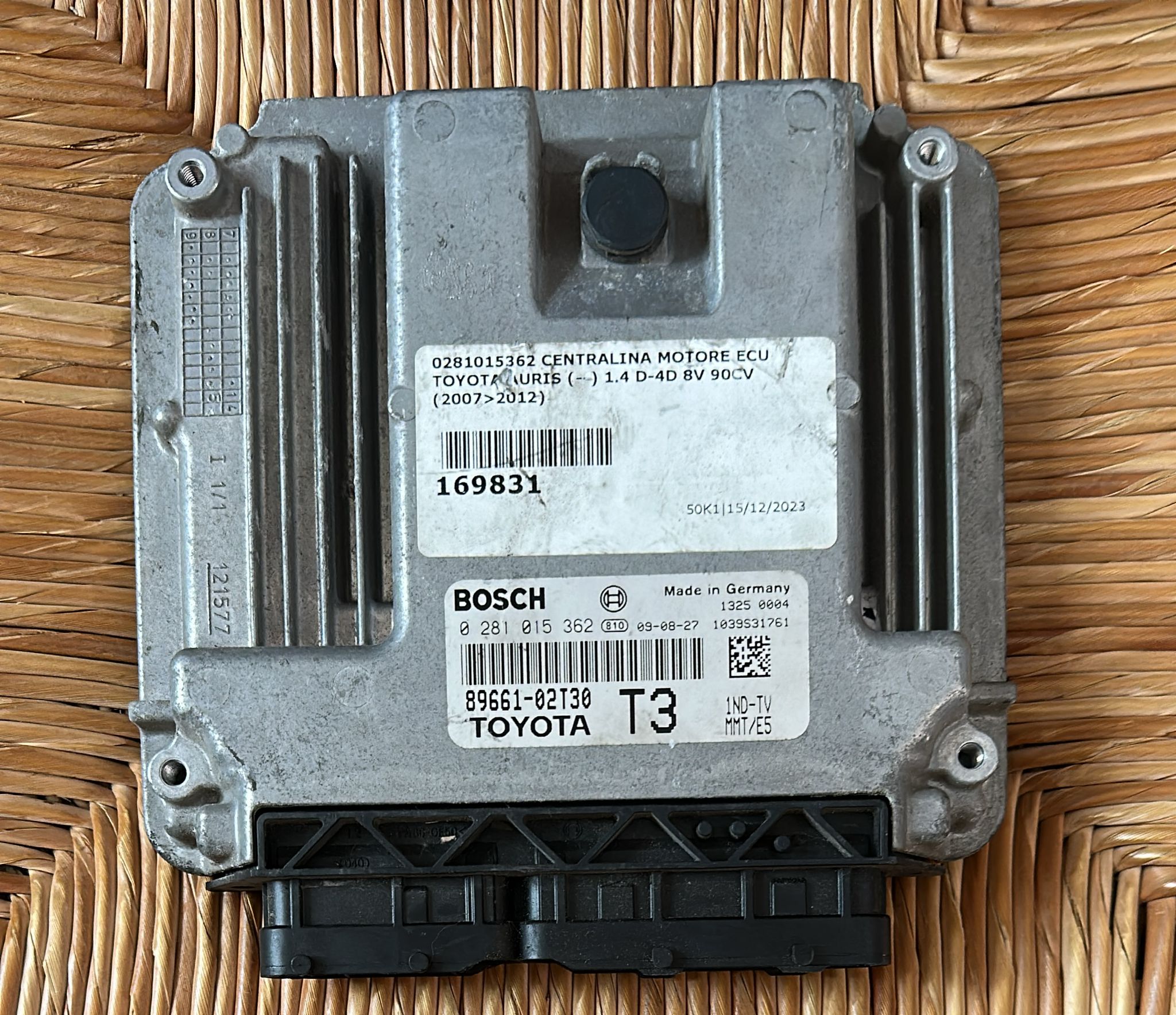 ECU TOYOTA AURIS 1.4 D4D BOSCH 0281015362 89661-02T30 T3 8966102T30 T3 1039S31754 EDC 17CP07-6.21