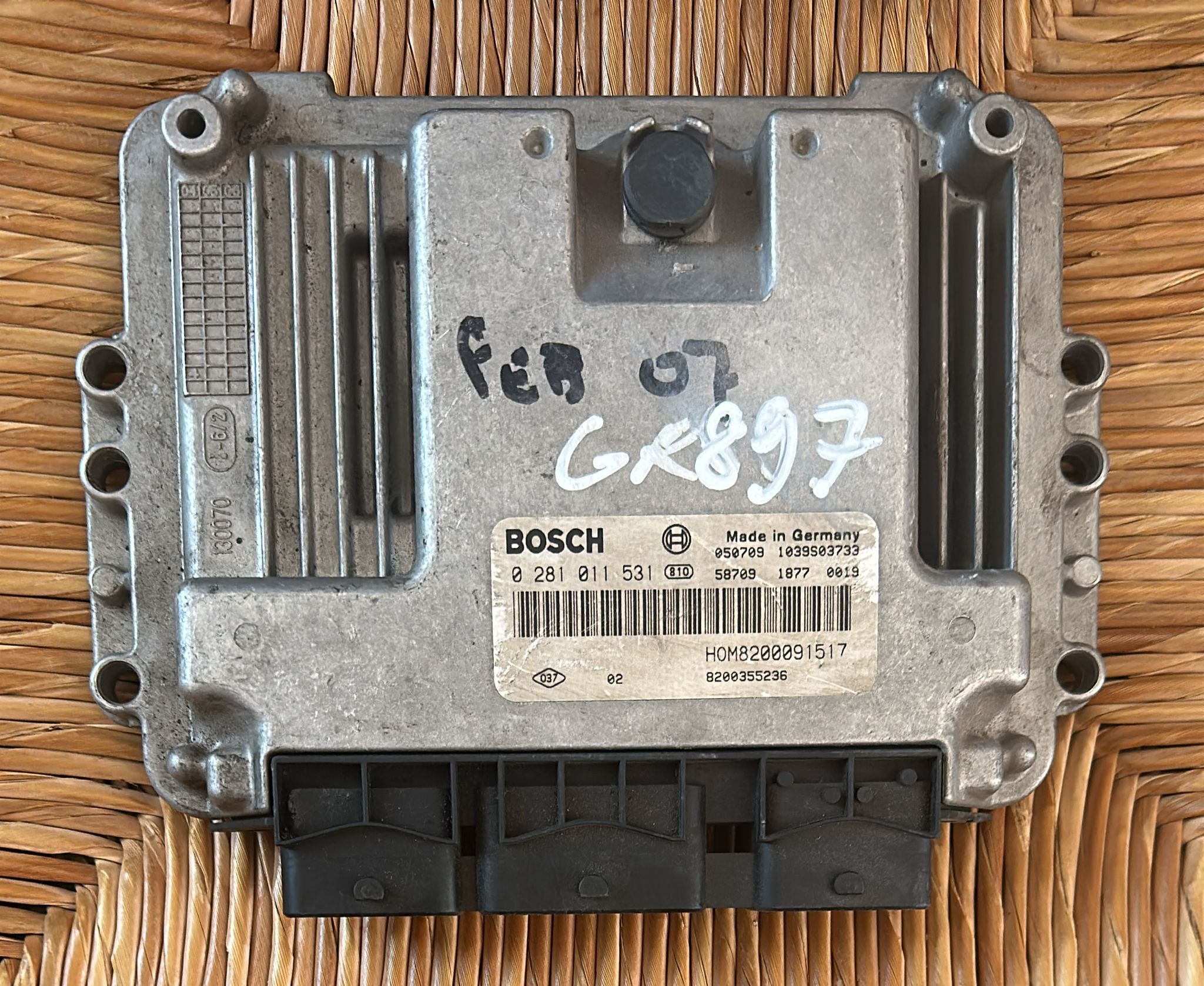 ECU CENTRALINA RENAULT TRAFIC VIVARO BOSCH 0281011531 EDC 15C13-6.2