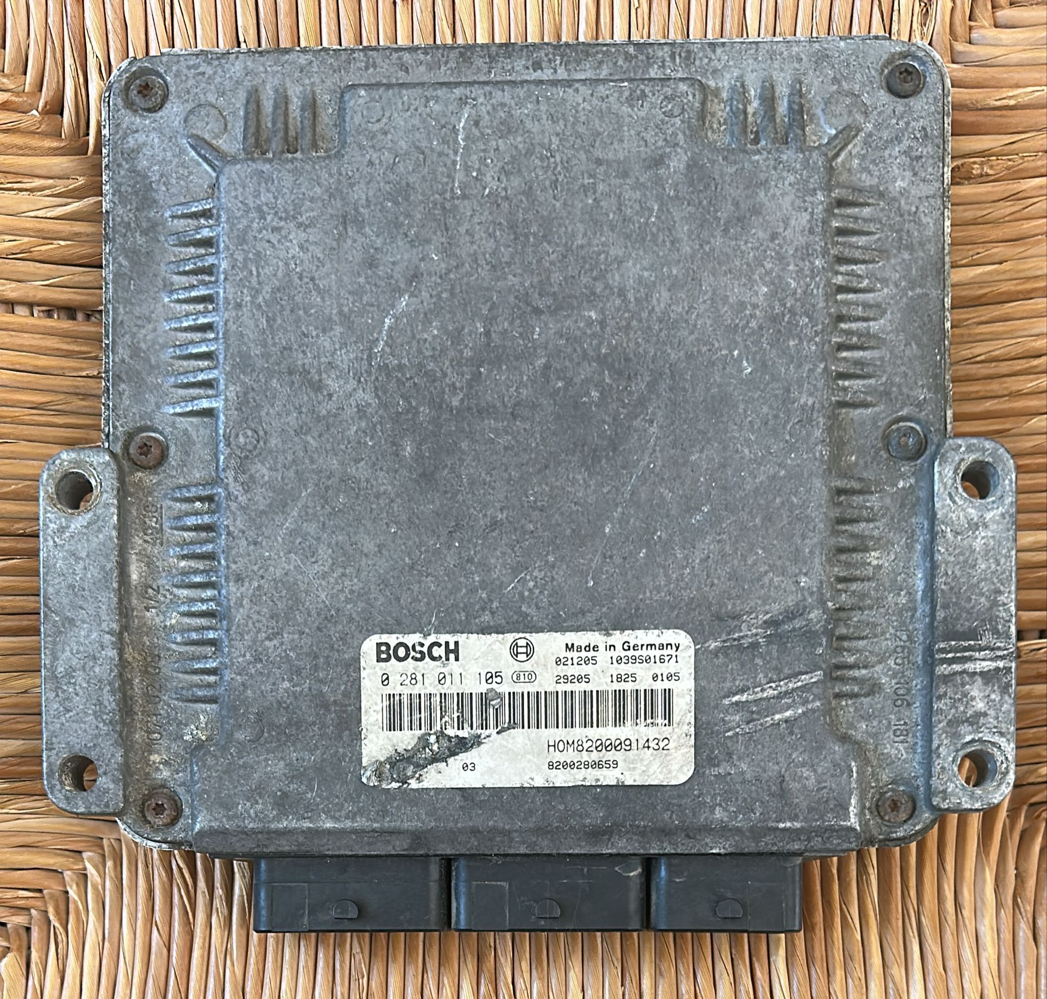 0281011105 BOSCH EDC15C3-4.2 HOM8200091432 CENTRALINA MOTORE RENAULT MASTER 2.5