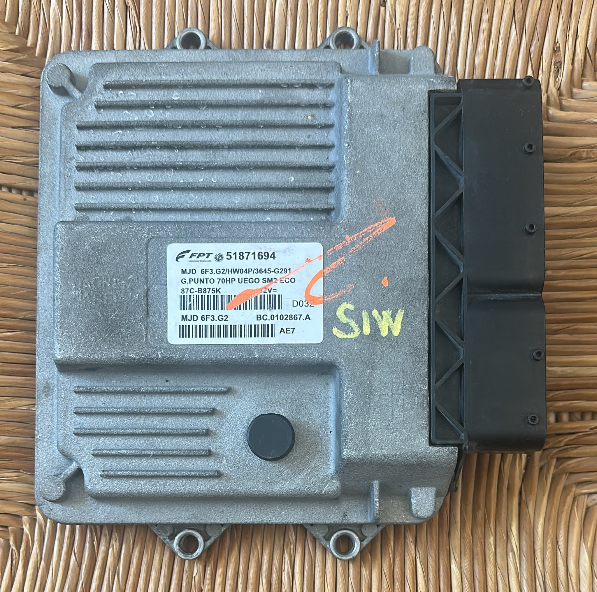 Ecu centralina fiat grande punto 1.3 jtd 51871694 mjd6f3.g2 hw04p bc.0102867.a