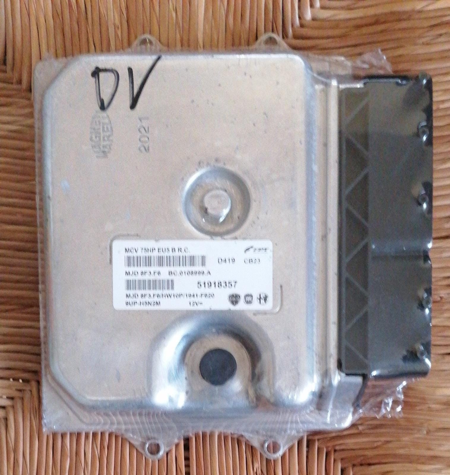 ECU CITROEN NEMO - FIAT FIORINO 51918357 MJD 8F3.F6 HW10P