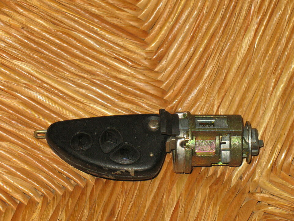 Blocchetto con chiave alfa 147 con telecomando