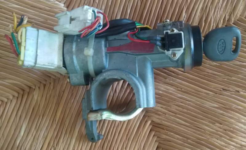 Blocchetto accensione con chiave per kia carens 2.0 TD del 2006