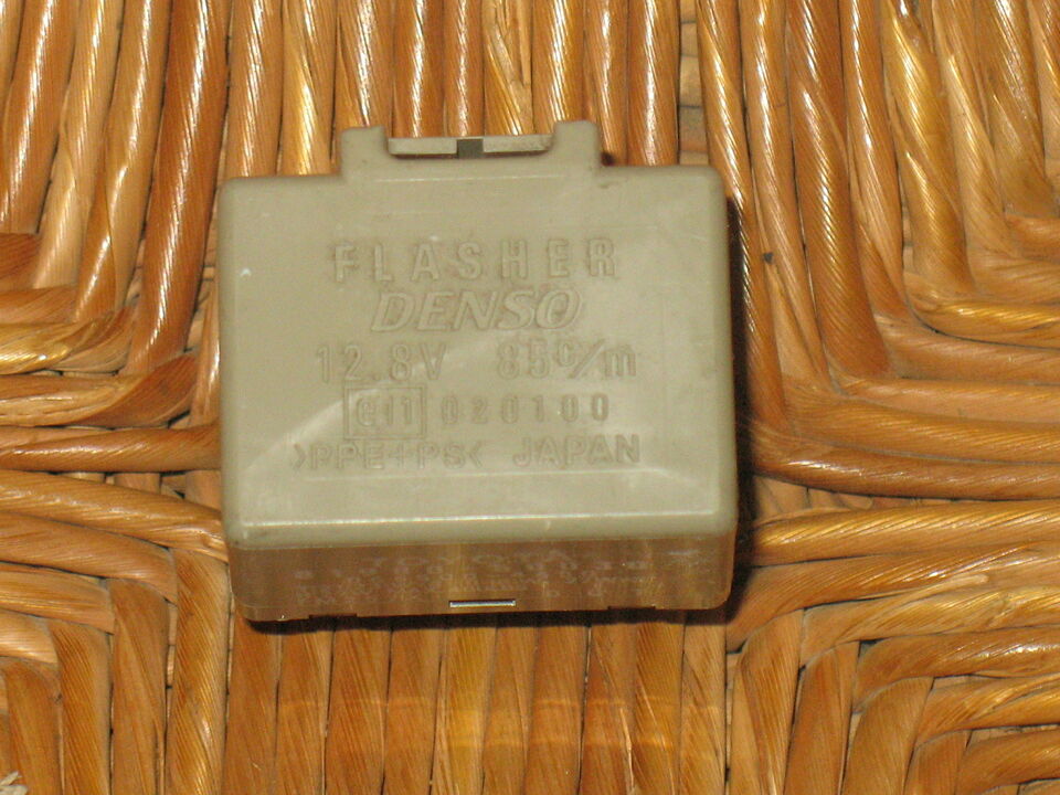 RELÈ TOYOTA 81980-50030 LED Lampeggiatore Prius Rav 4 Frecce