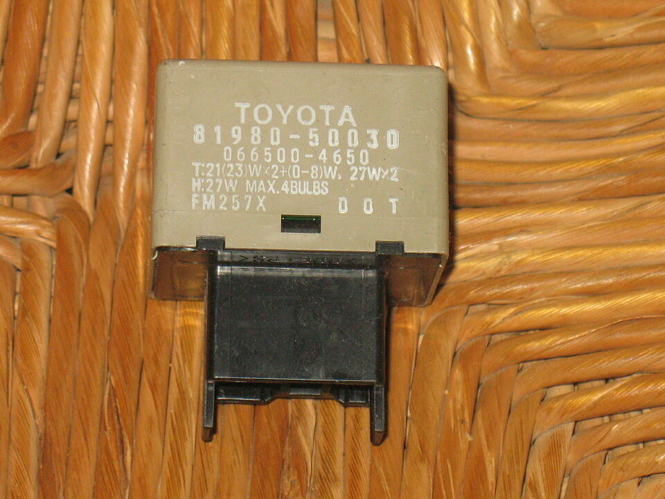 RELÈ TOYOTA 81980-50030 LED Lampeggiatore Prius Rav 4 Frecce