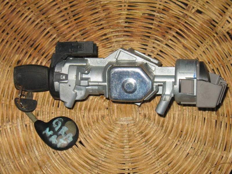 Blocchetto Accensione FORD FOCUS MAZDA 3 Fomoco 3M513F880AC