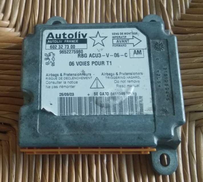 PEUGEOT 206 Airbag ECU Autoliv 602327300 9652275980