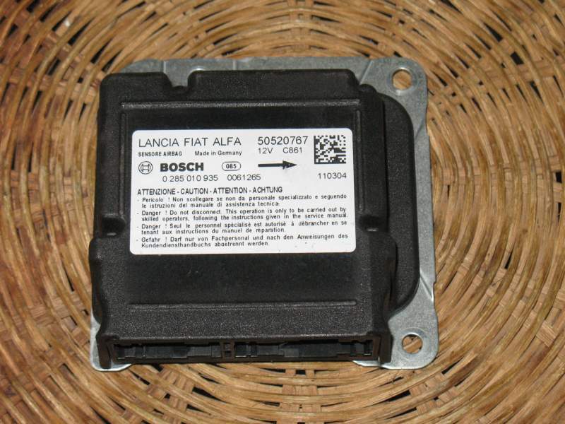 ECU Airbag Lancia Fiat Alfa C861 50520767 Bosch 0285010935