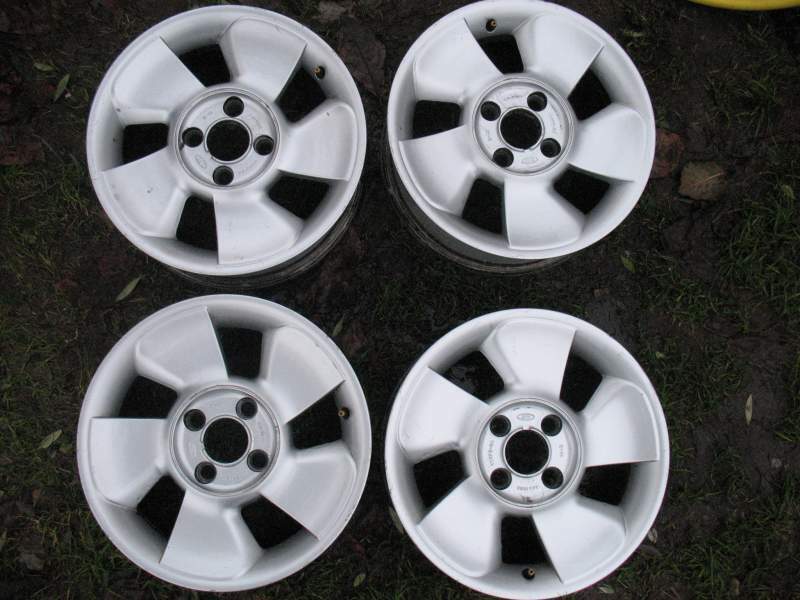 4 Ford Puma lega da 15 - 6Jx15 H2 ET 34 PCD 108 Mozzo 63,3