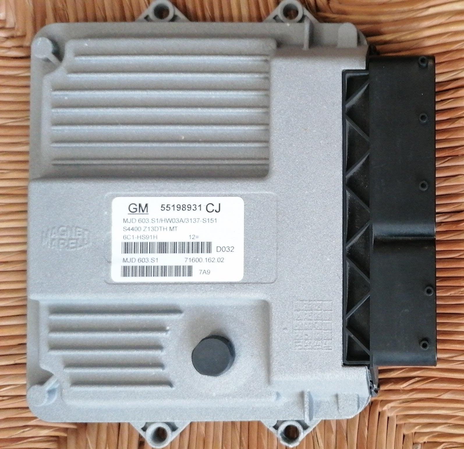 ECU CENTRALINA OPEL CORSA D 1.3 55198931 CJ HW03A MJD 603.S1