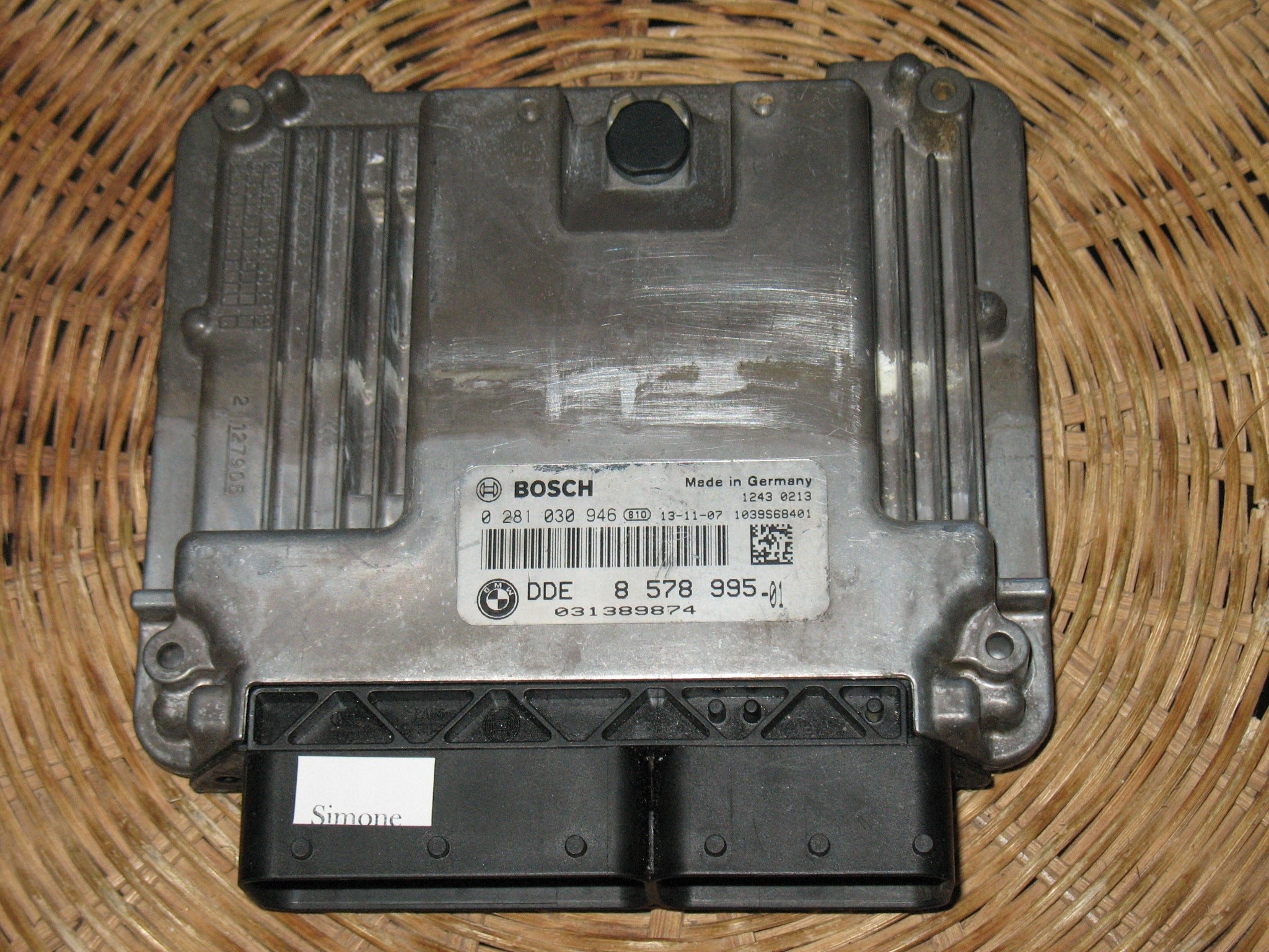 ECU BMW 520 BOSCH 0281030946 DDE 8578995 EDC 17C50-4.59