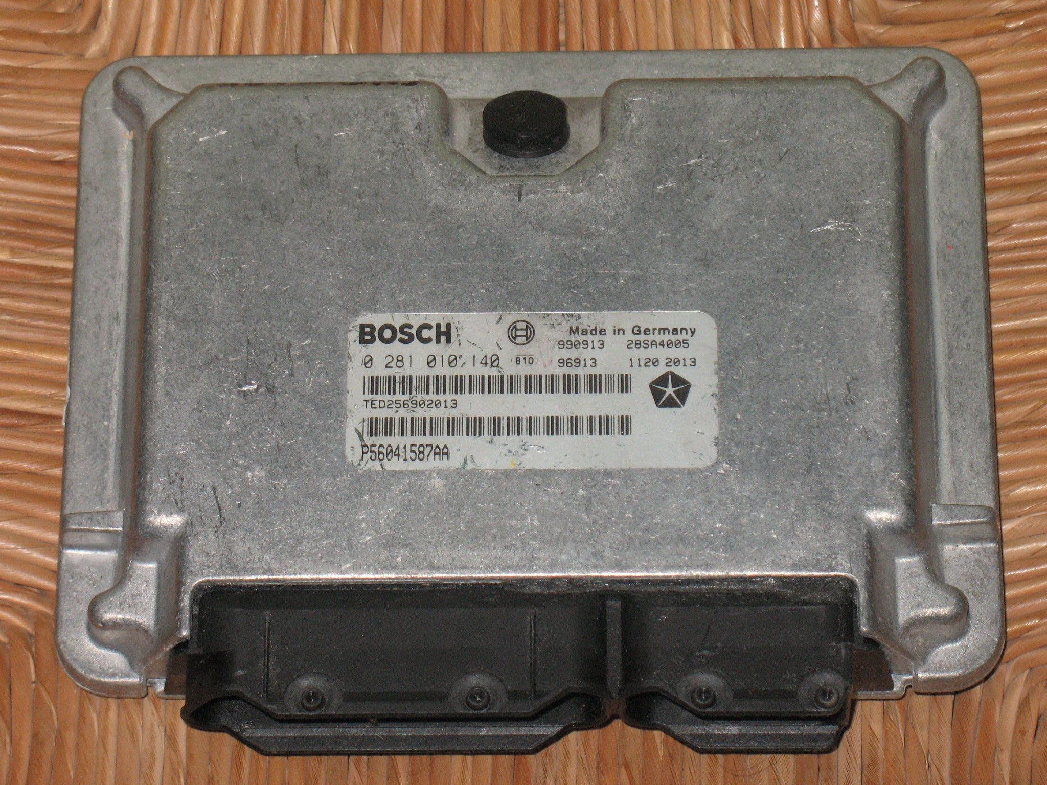 ECU JEEP GRAND CHEROKEE 3.1 TDI 0281010140 P56044590AA EDC 15V-6.5