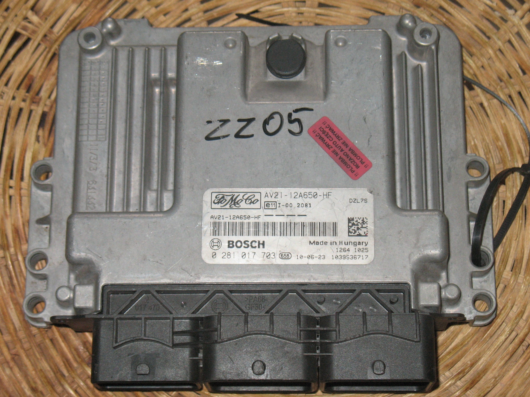 FORD FIESTA MK8 1.6 TDI ECU AV21 12A650-HF 0281017703 EDC 17C10-5.20