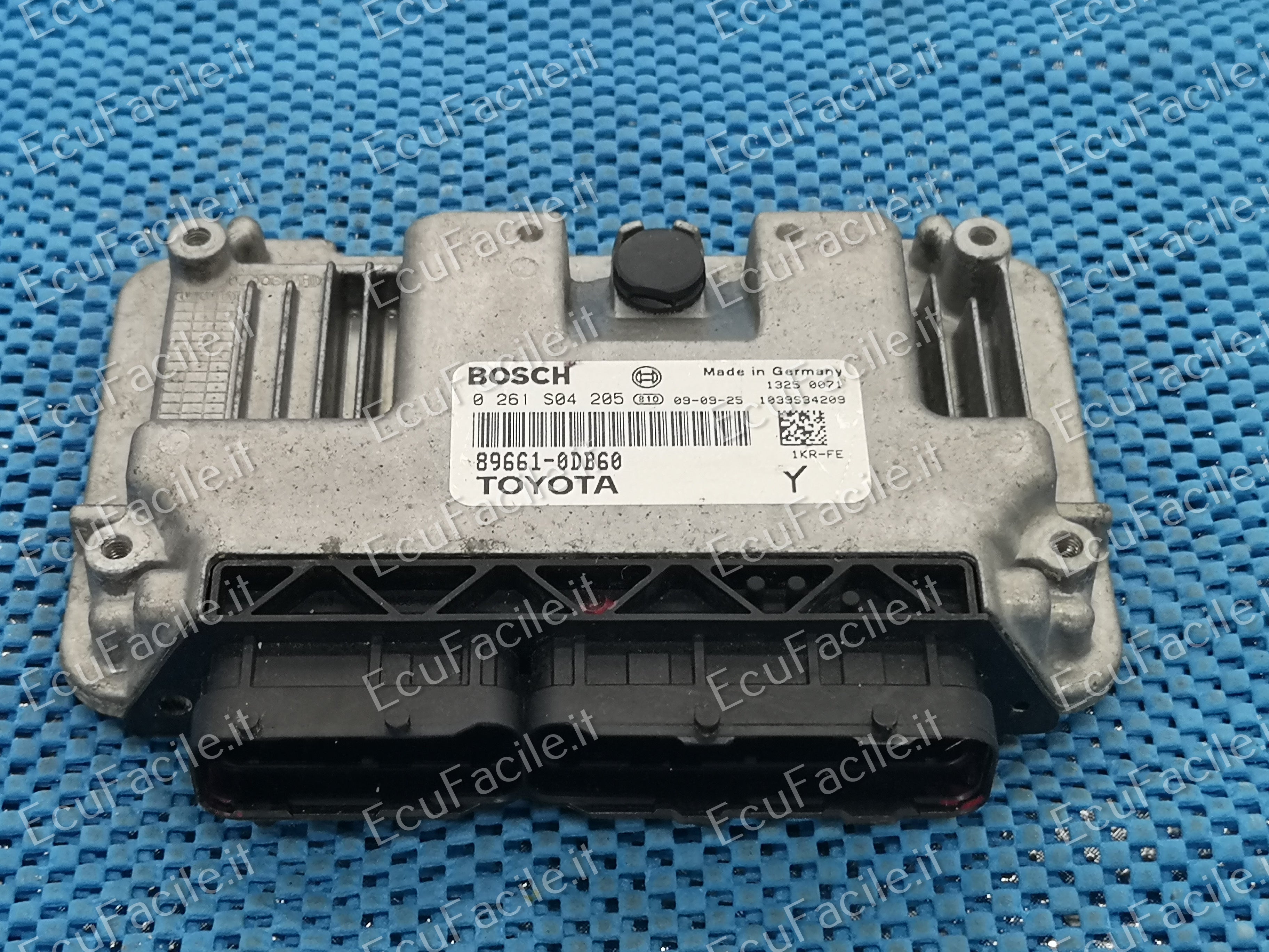 ECU MOTORE TOYOTA YARIS 1.0 bj09 896610db60 BOSCH 0261S04205
