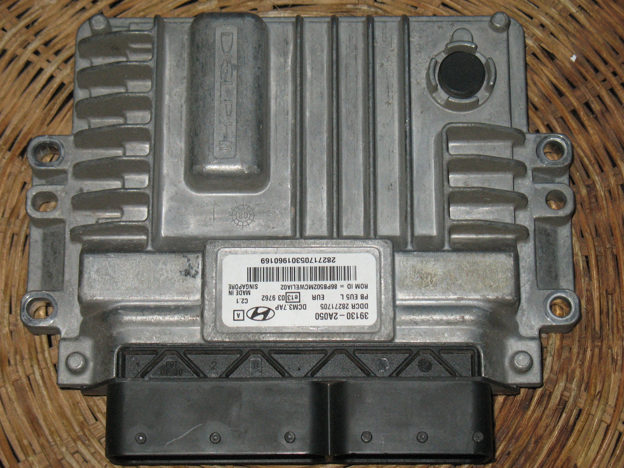 ECU HYUNDAI I20 39130-2A050 39130 2A050 DCM3.7AP 28271705