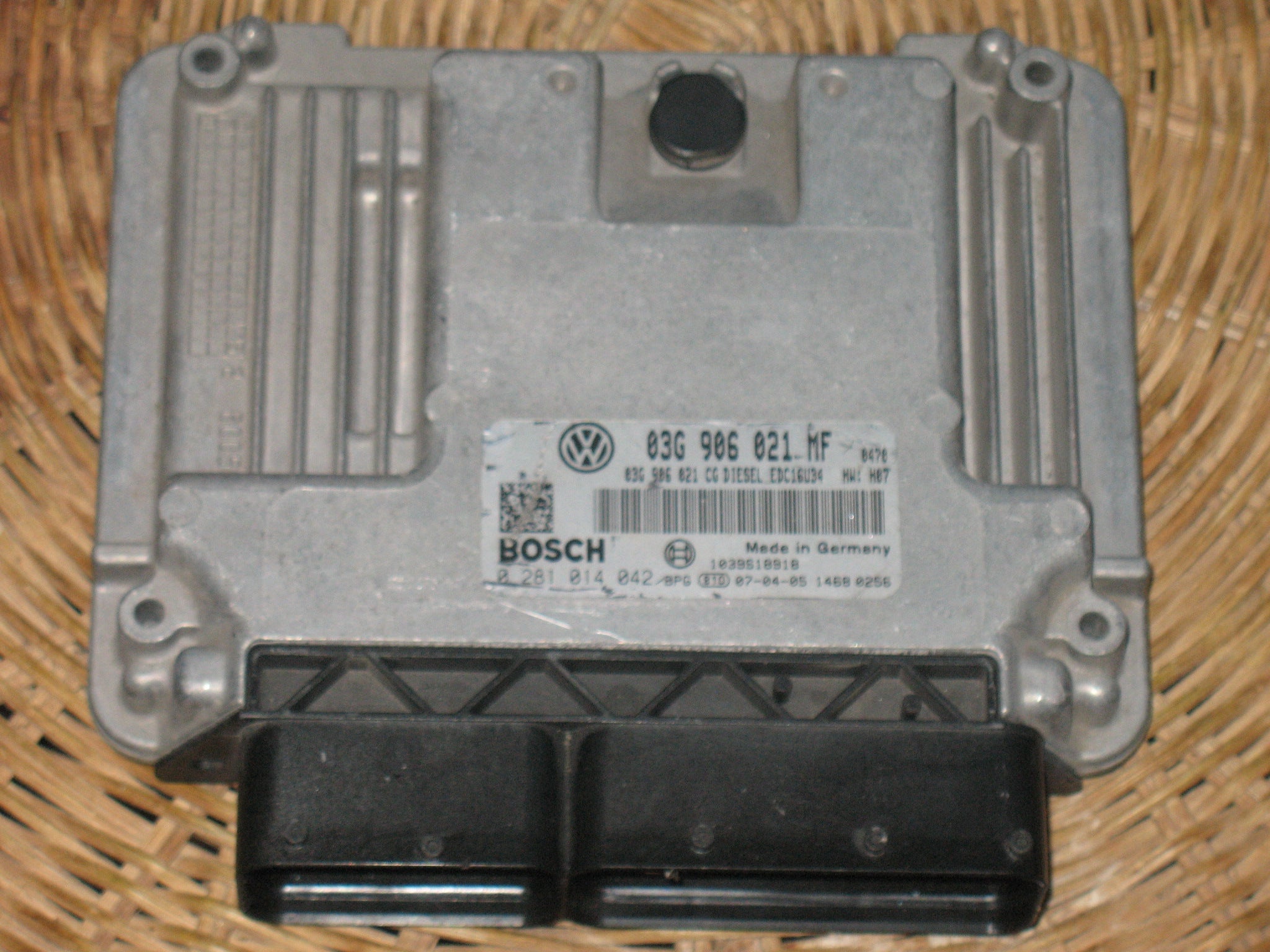 ECU VW TOURAN 1.9 TDI BOSCH 0281014042 03G906021MF EDC16U34