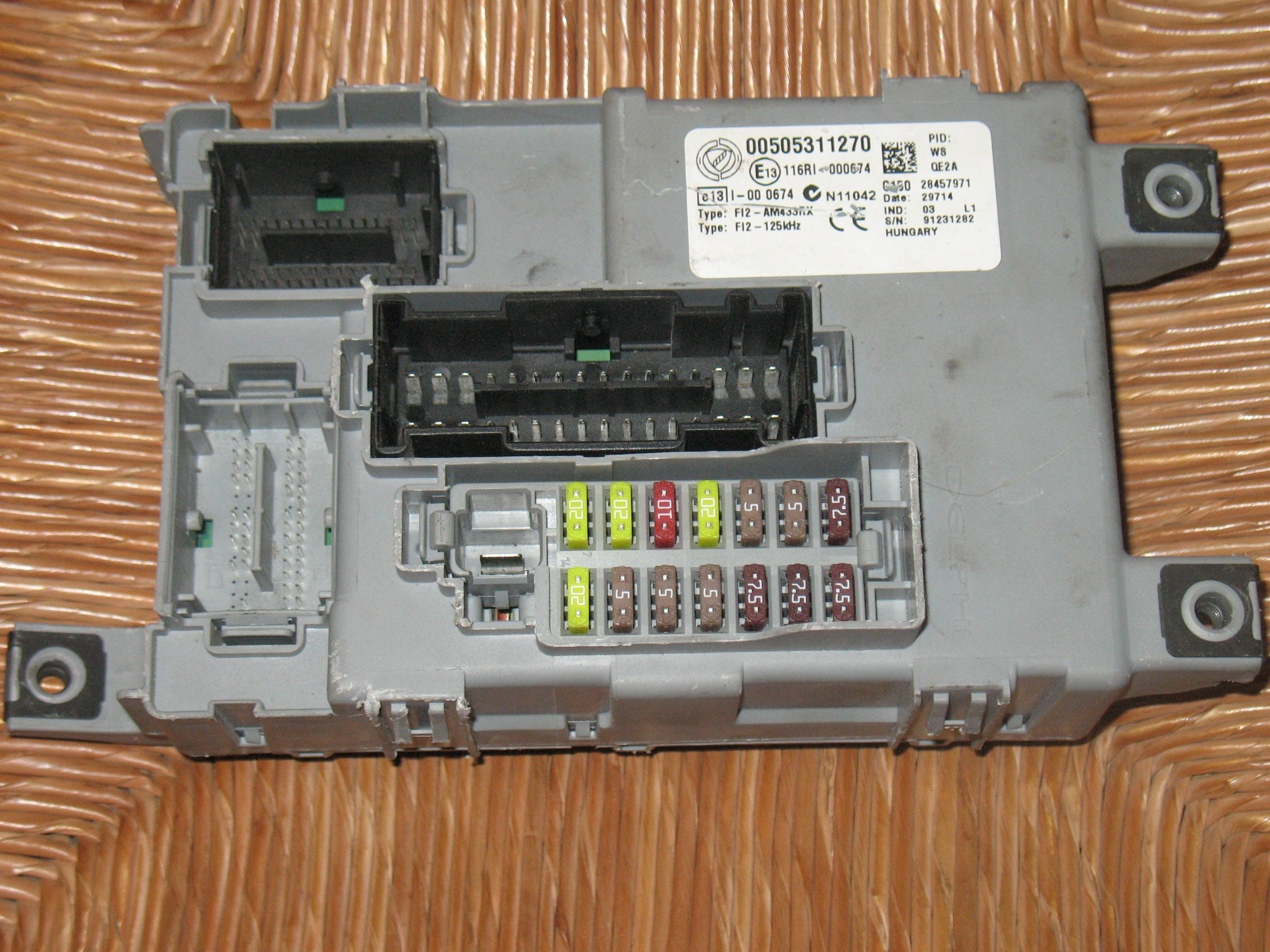 00505311270 Centralina Body Computer Fiat Punto DELPHI 28457971 505311270 IND: 03 L1