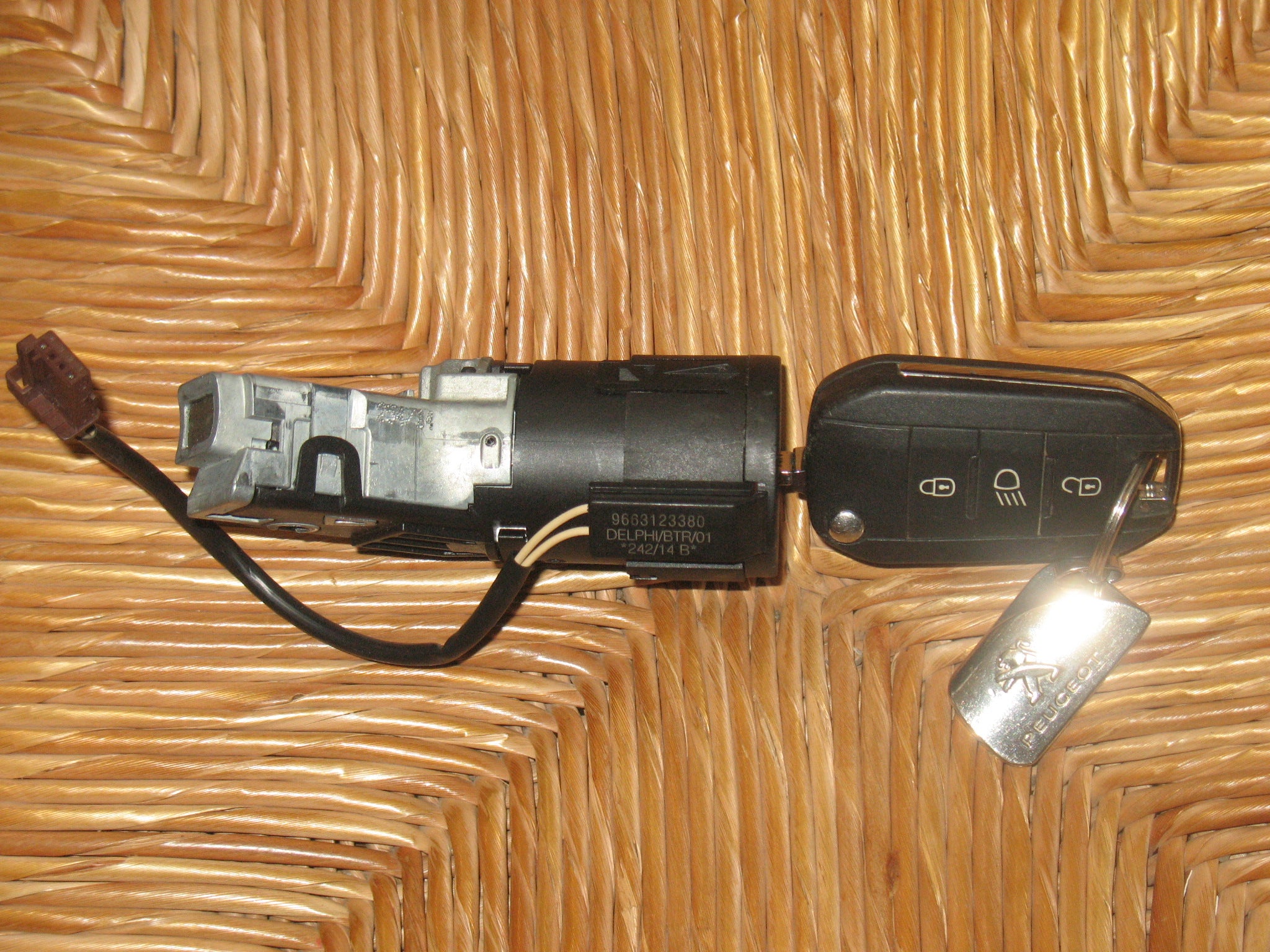9663123380 BLOCCHETT0 ACCENSIONE CHIAVE PEUGEOT 3008 1.6 82KW 5P D 6M
