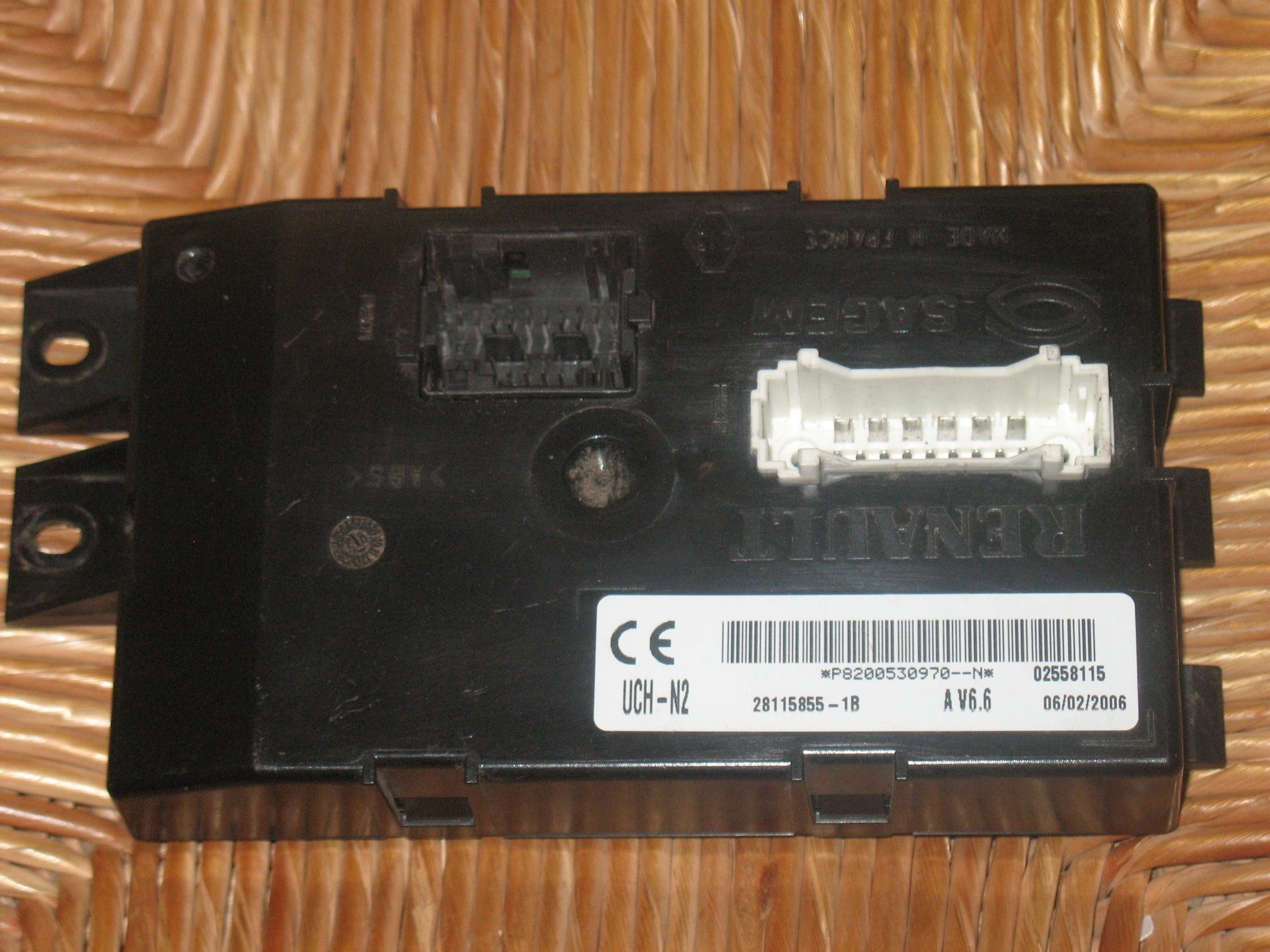 ECU RENAULT SAGEM UCH-N2 28115855-1B RENAULT KANGOO I P8200530970--N V6.6.