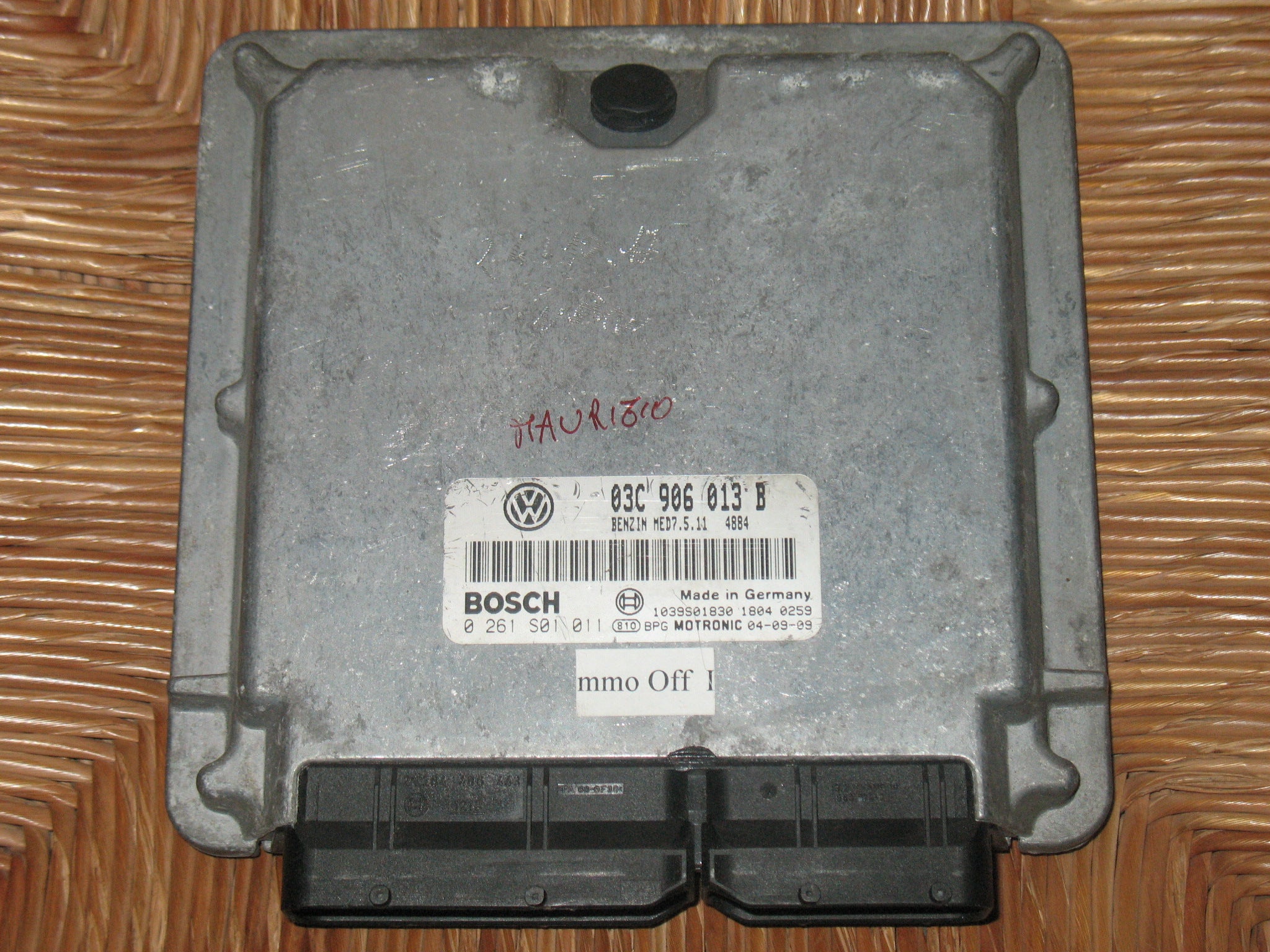 ECU VW POLO 1.4 FSI BOSCH 0261S01011 03C906013B MED7.5.11