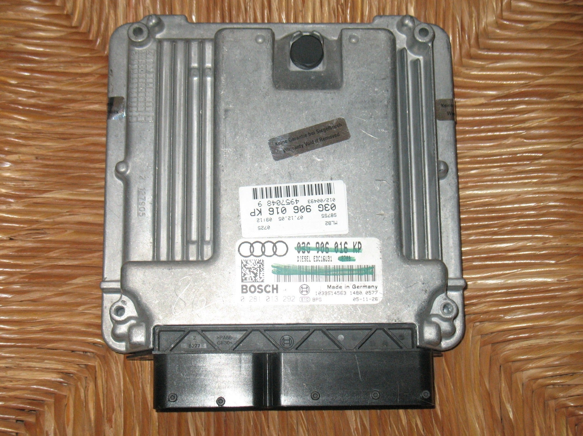 ECU AUDI A4 2.0 TDI BOSCH 0281013292 03G906016KN EDC 16U31-4.83