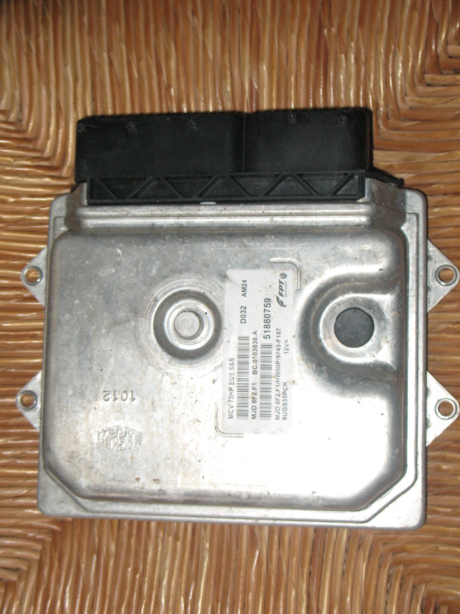 Ecu centralina citroen nemo 51880759 mcv75hp mjd 8f2 f1 hw00p