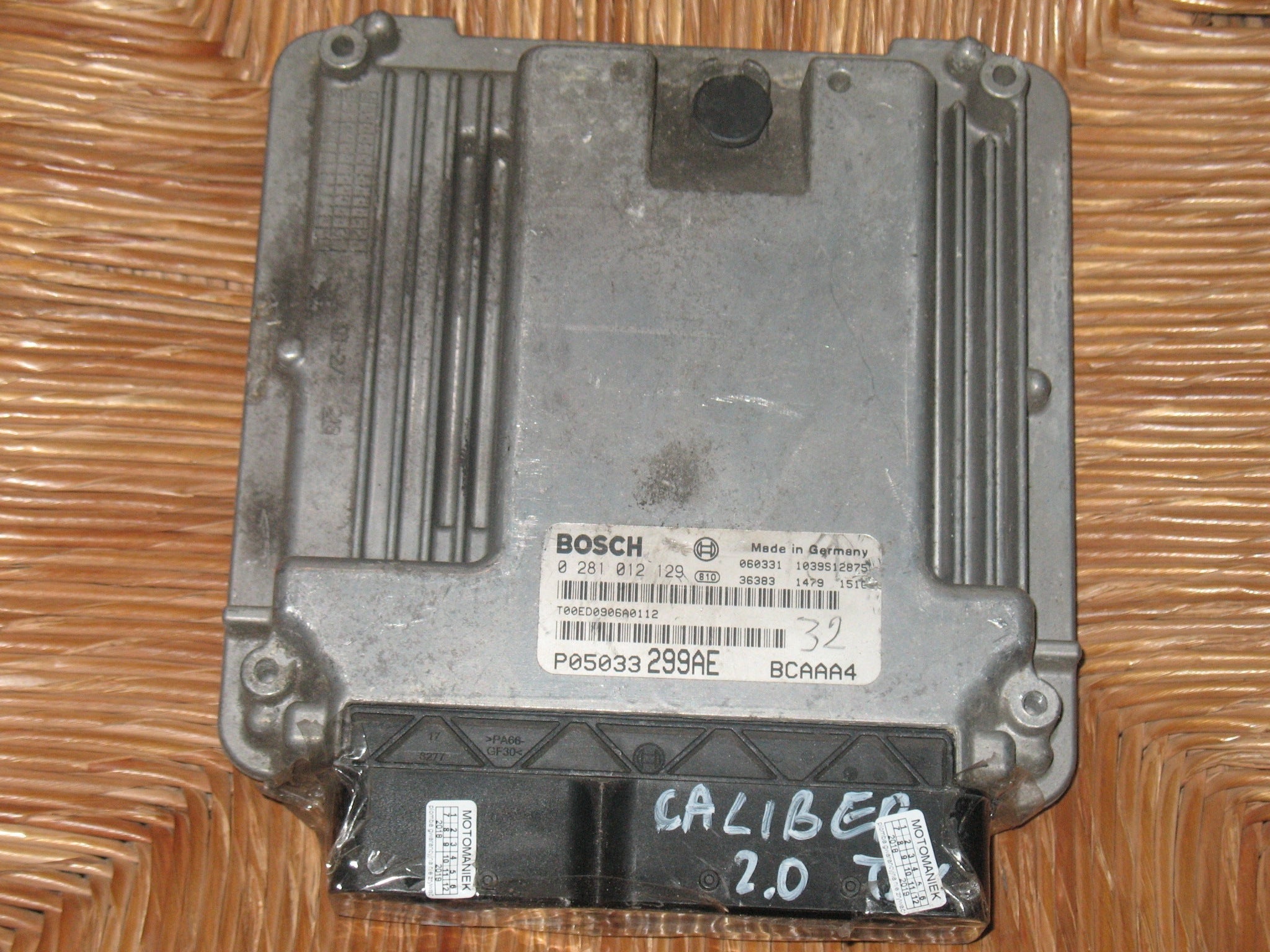 ECU DODGE CALIBER Edc16U31 0281012129 P05033 299AE P05033299AE