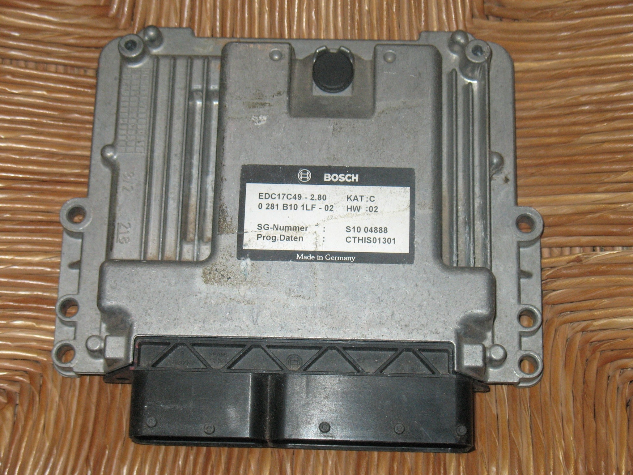 Ecu FIAT freemont BOSCH 0281B101LF EDC17C49 0281017460