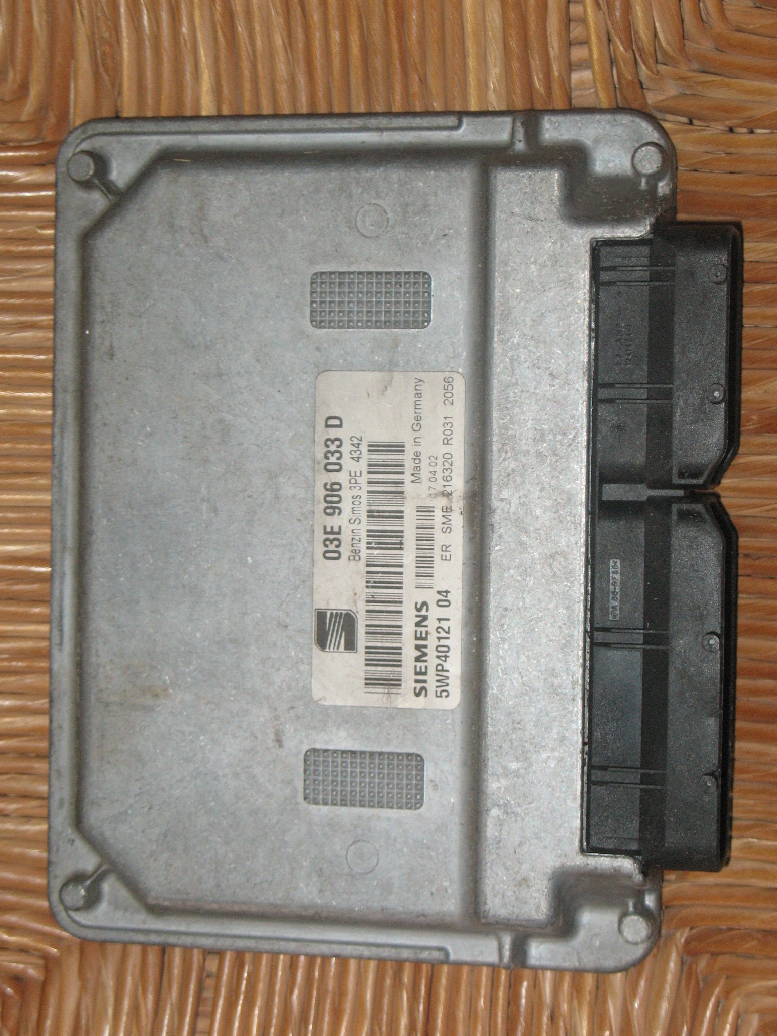 ECU CENTRALINA MOTORE VW VOLKSWAGEN SEAT 03E906033D 5WP4012104